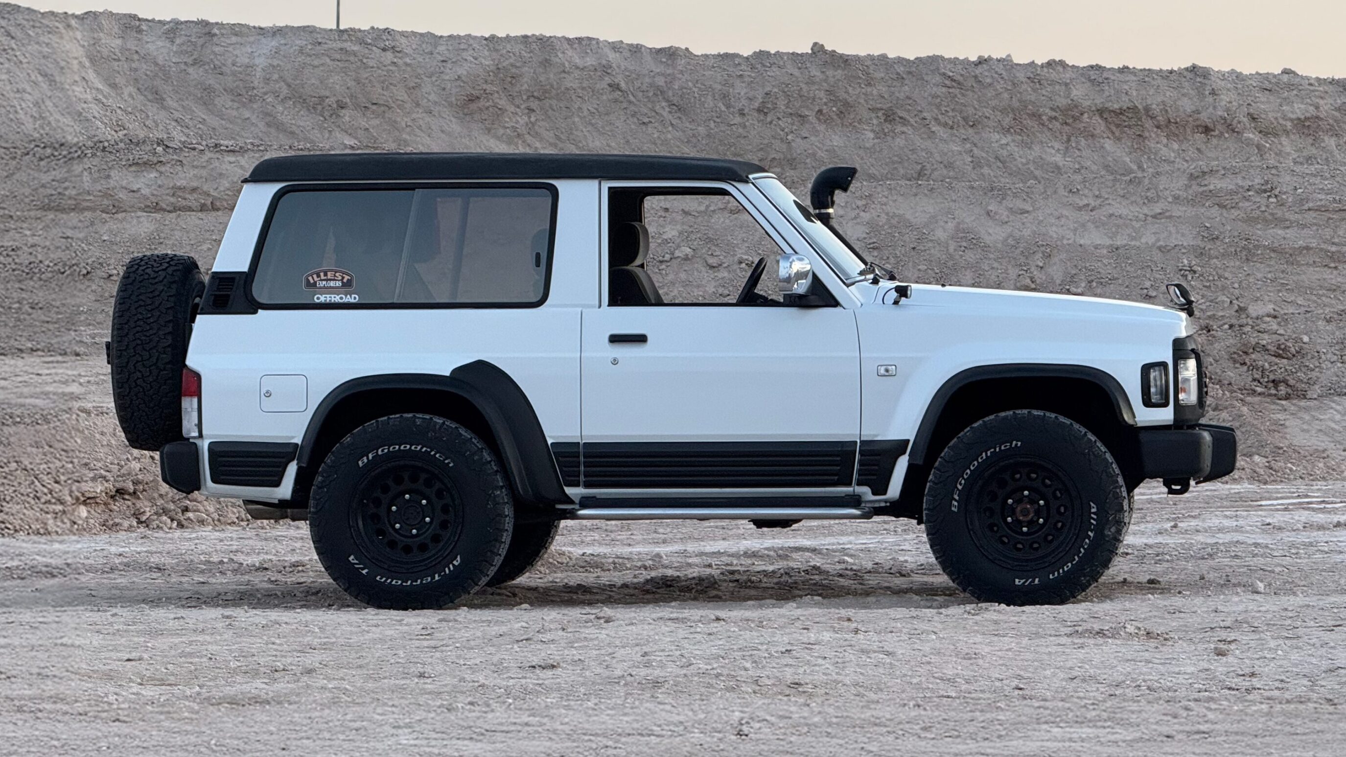 1996 Nissan Safari Granroad 3-Door White