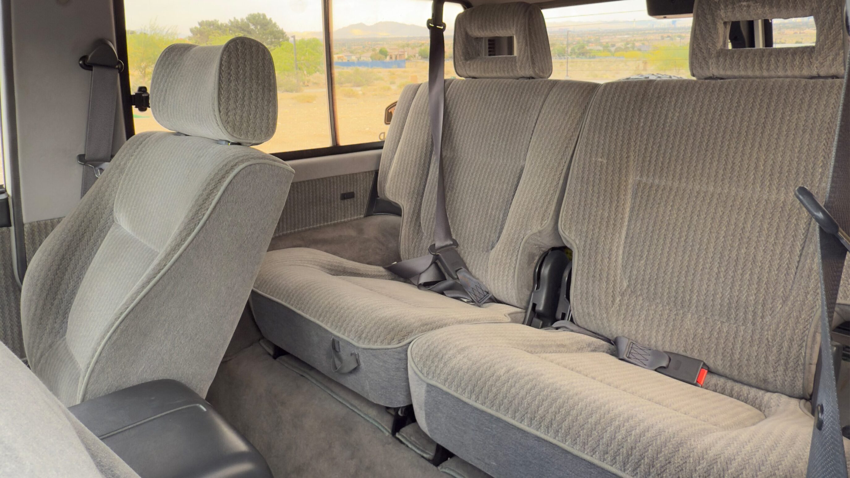 
								1996 Nissan Safari Granroad 3-Door White full									