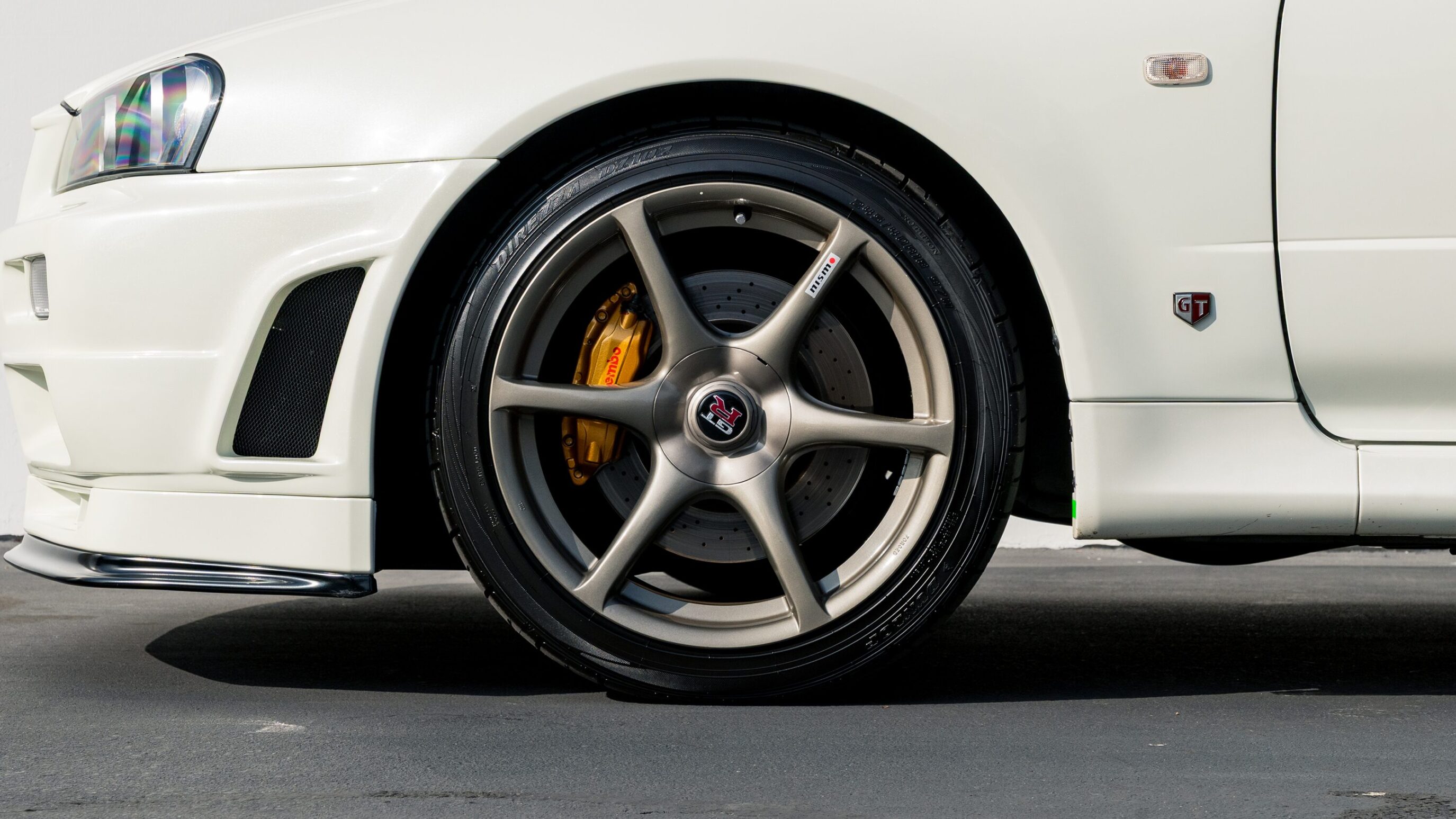 
								2000 Nissan Skyline GTR (BNR34) V-Spec II White full									