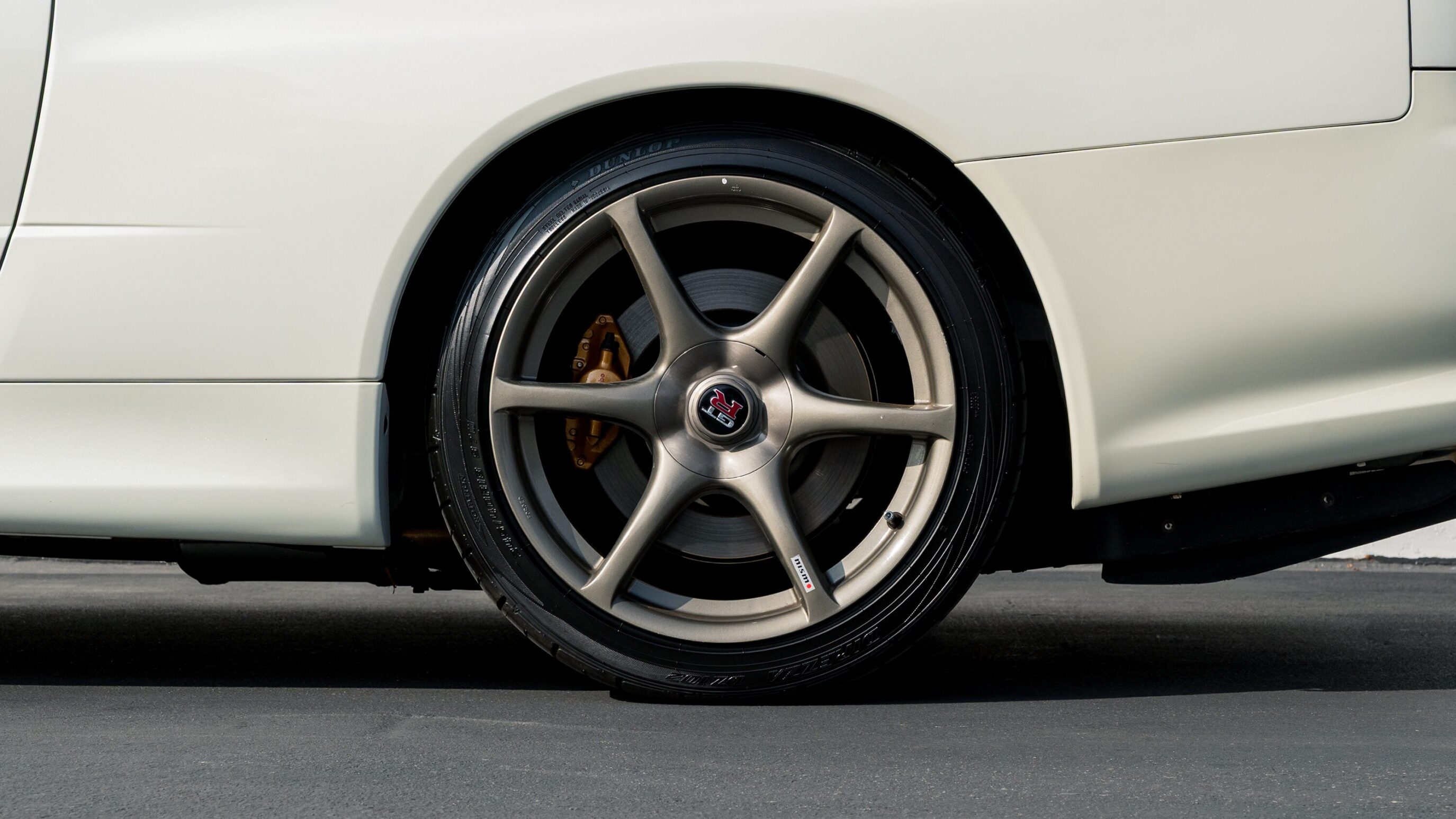 
								2000 Nissan Skyline GTR (BNR34) V-Spec II White full									