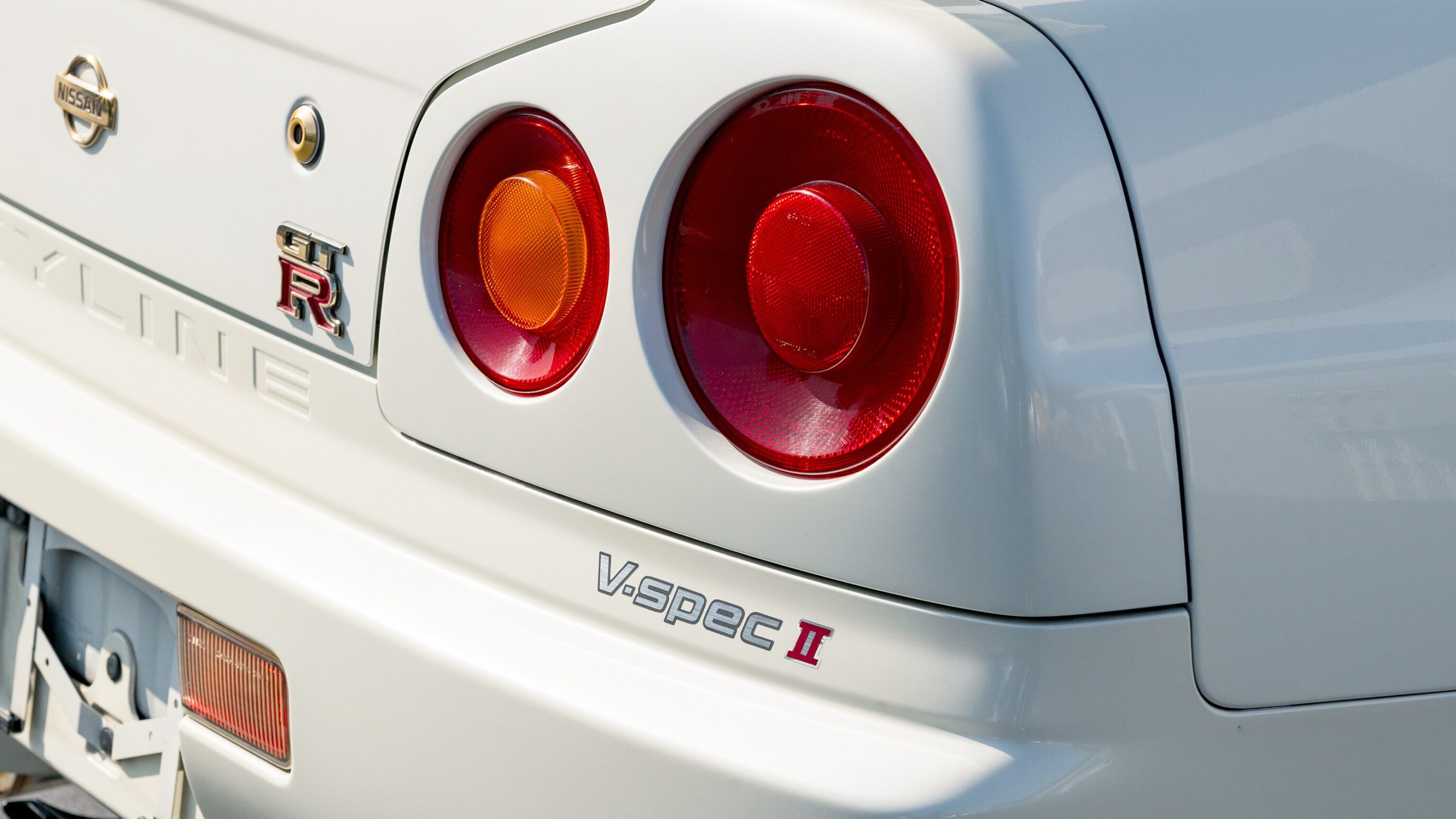 
								2000 Nissan Skyline GTR (BNR34) V-Spec II White full									