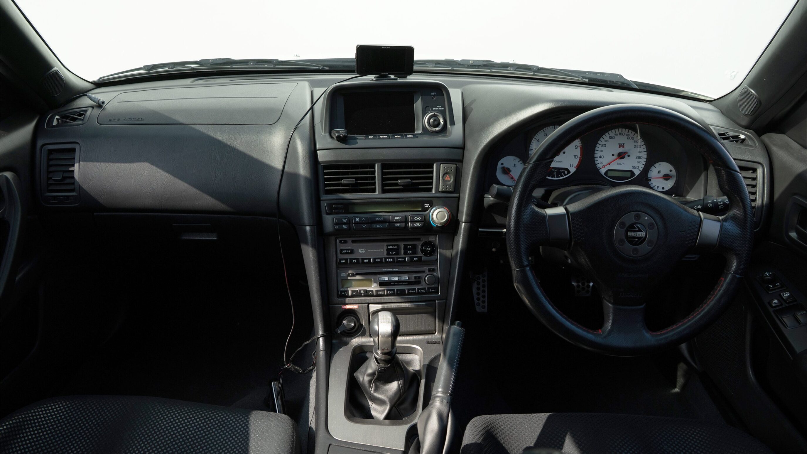 
								2000 Nissan Skyline GTR (BNR34) V-Spec II White full									