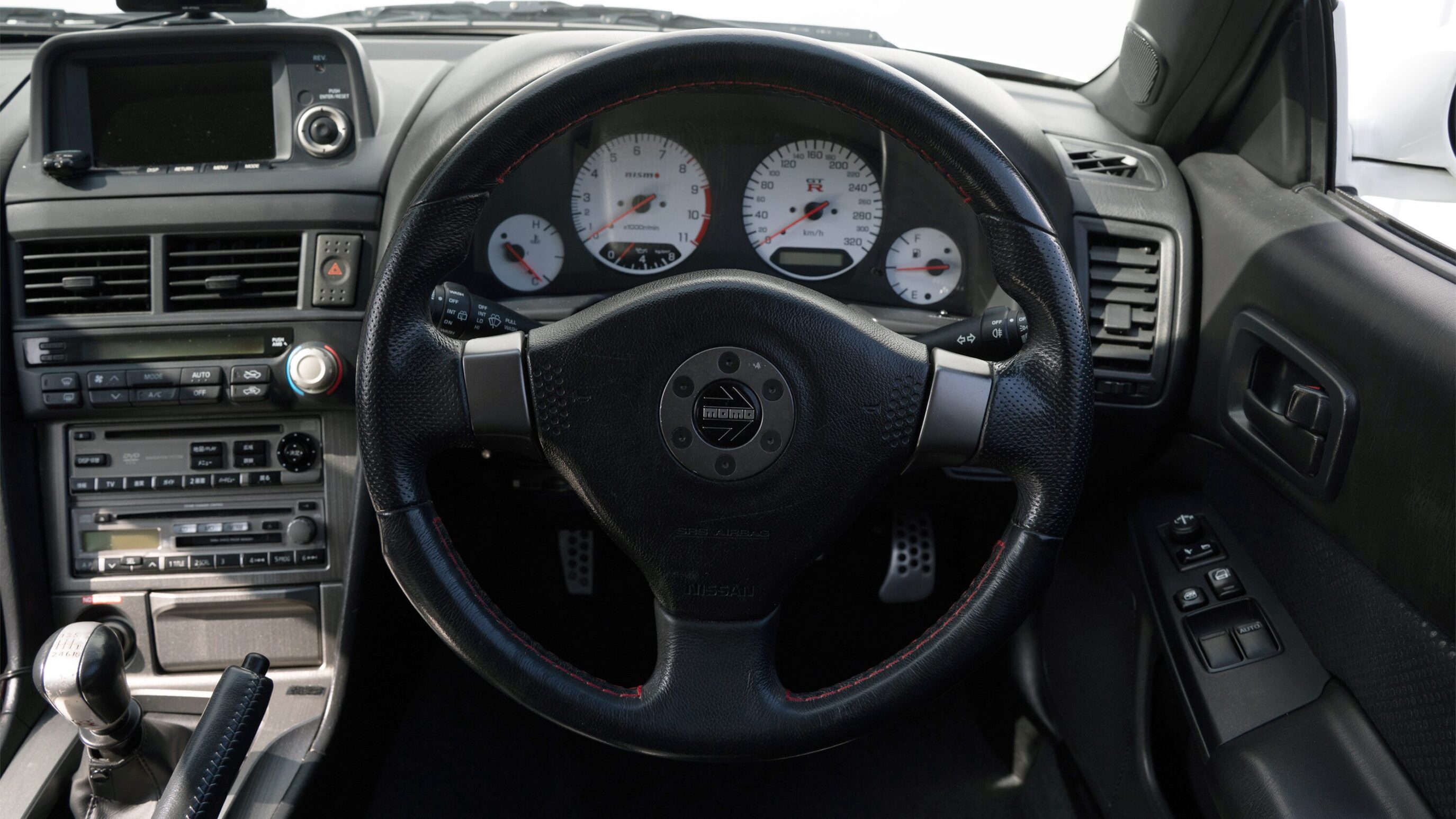 
								2000 Nissan Skyline GTR (BNR34) V-Spec II White full									