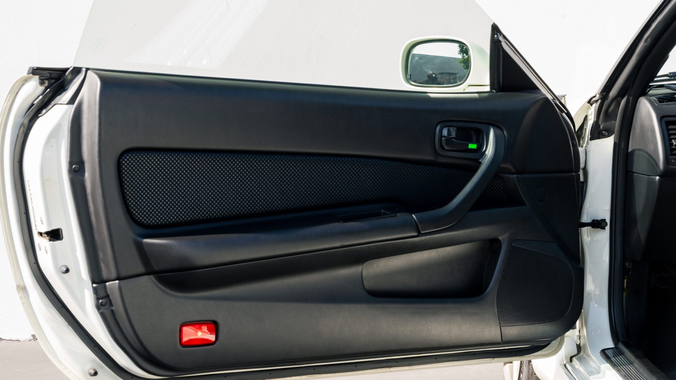 
								2000 Nissan Skyline GTR (BNR34) V-Spec II White full									