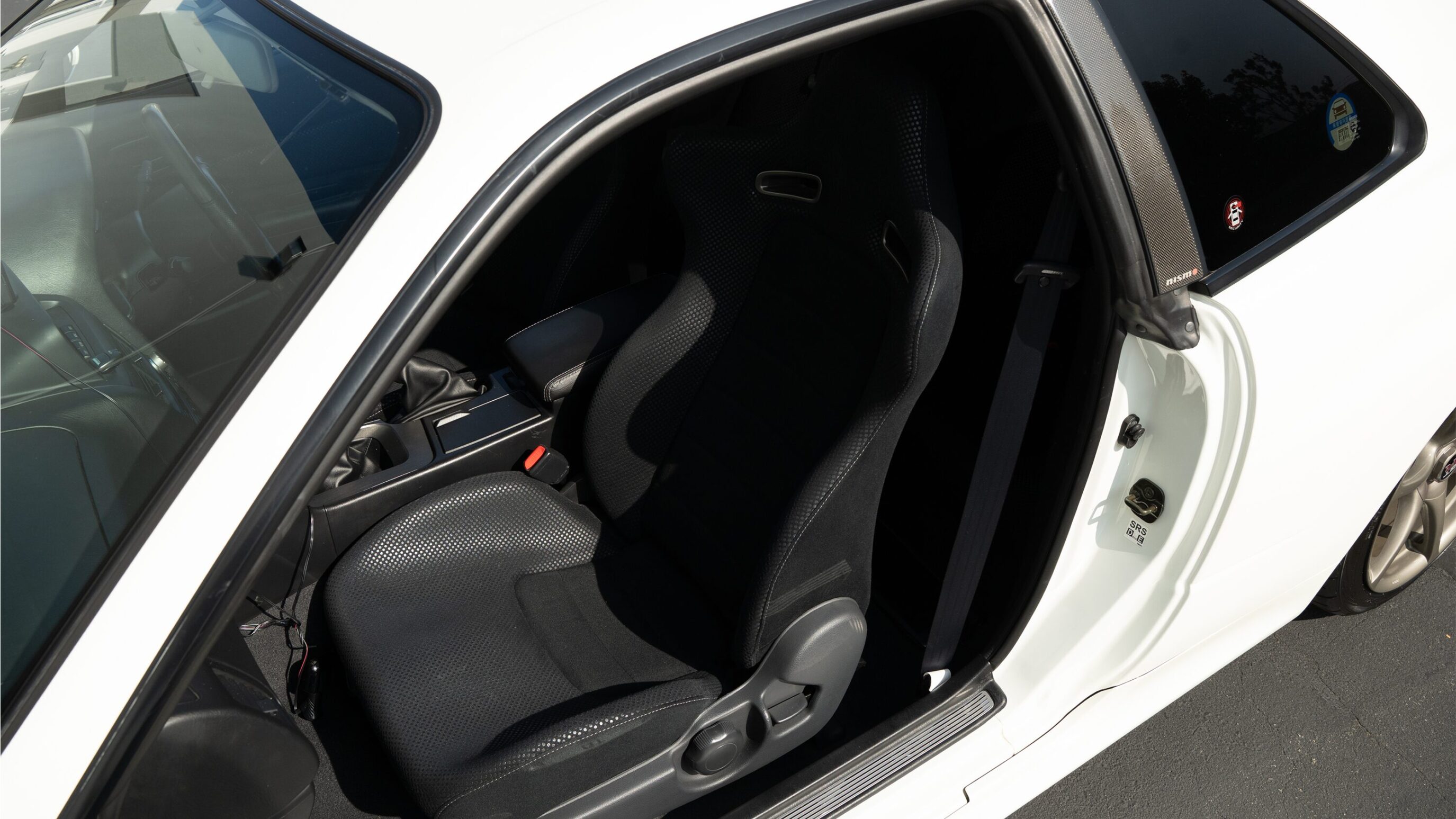 
								2000 Nissan Skyline GTR (BNR34) V-Spec II White full									