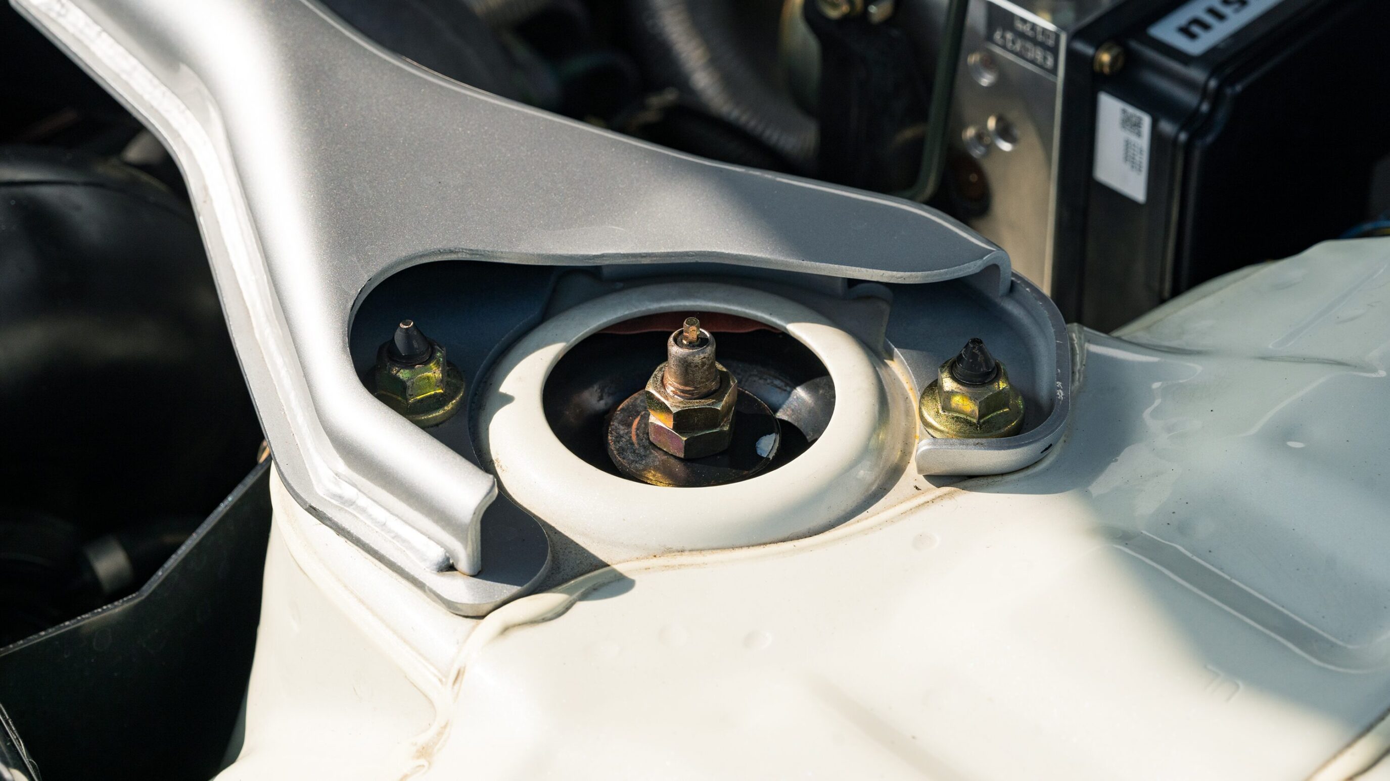 
								2000 Nissan Skyline GTR (BNR34) V-Spec II White full									