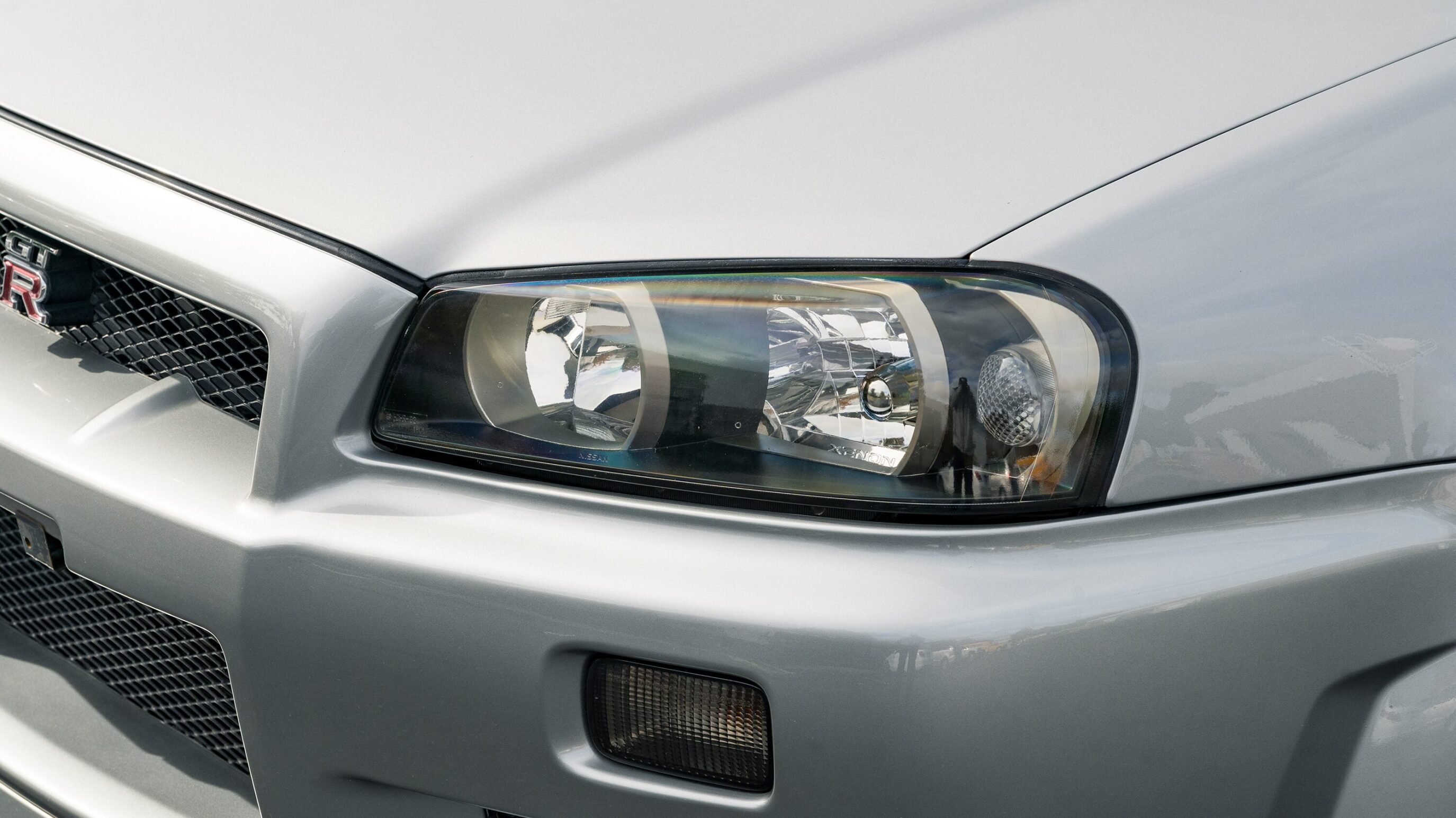 
								1999 Nissan Skyline GTR (BNR34) V-Spec Sonic Silver full									