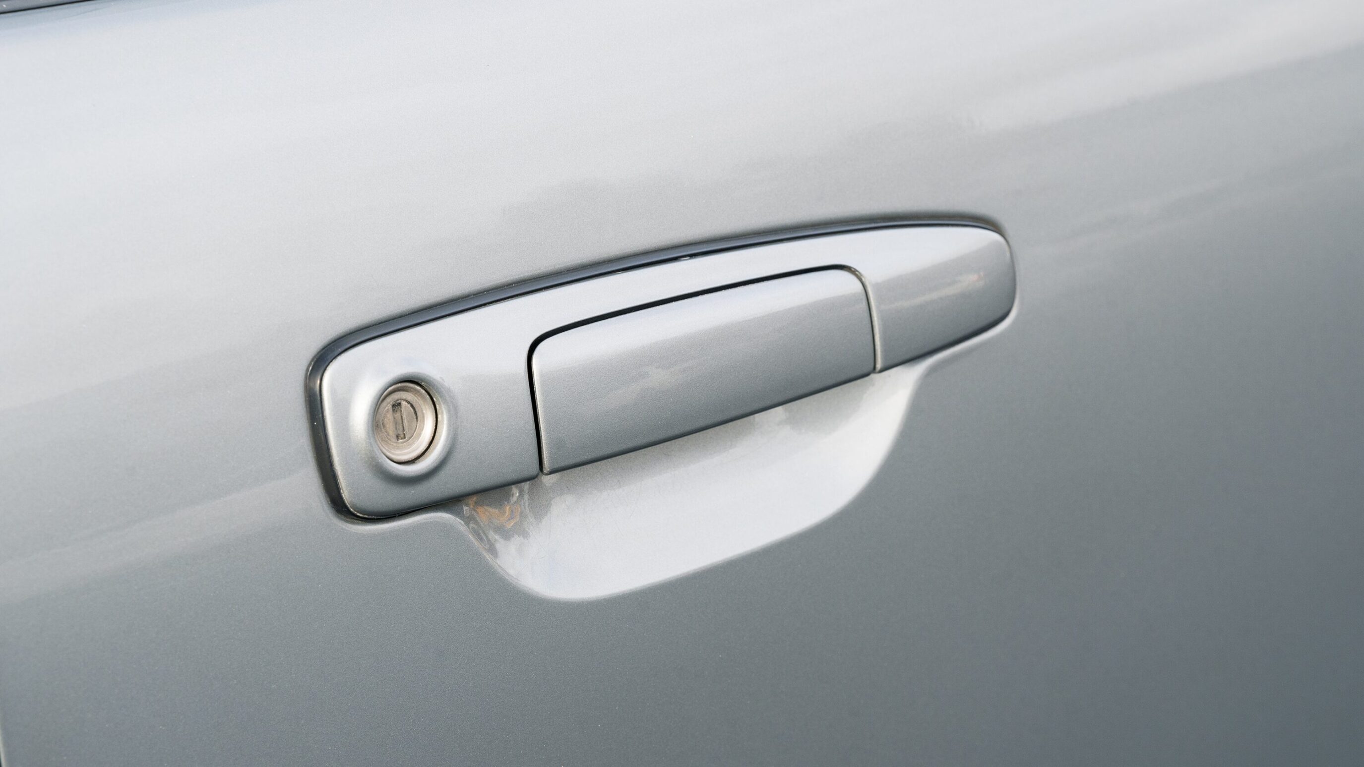 
								1999 Nissan Skyline GTR (BNR34) V-Spec Sonic Silver full									