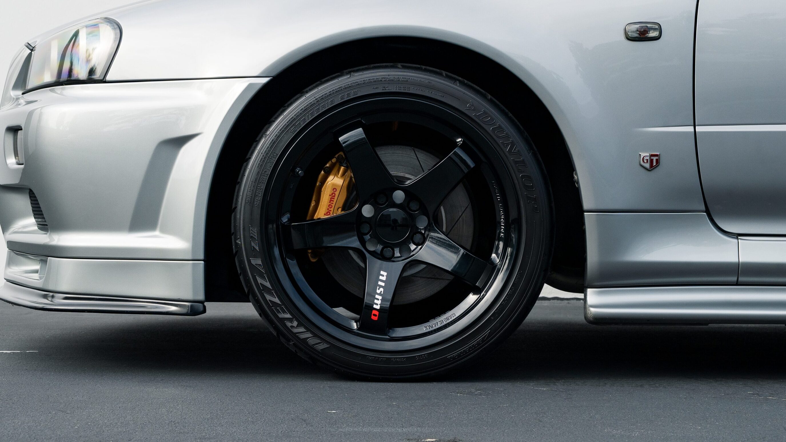 
								1999 Nissan Skyline GTR (BNR34) V-Spec Sonic Silver full									