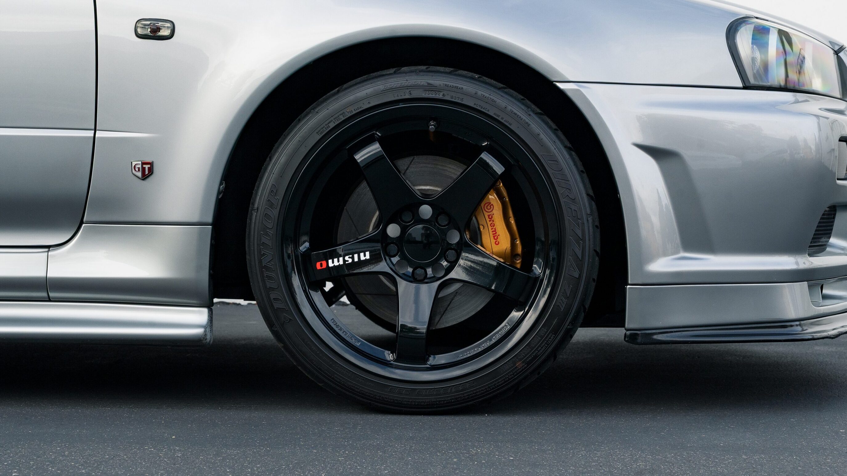 
								1999 Nissan Skyline GTR (BNR34) V-Spec Sonic Silver full									