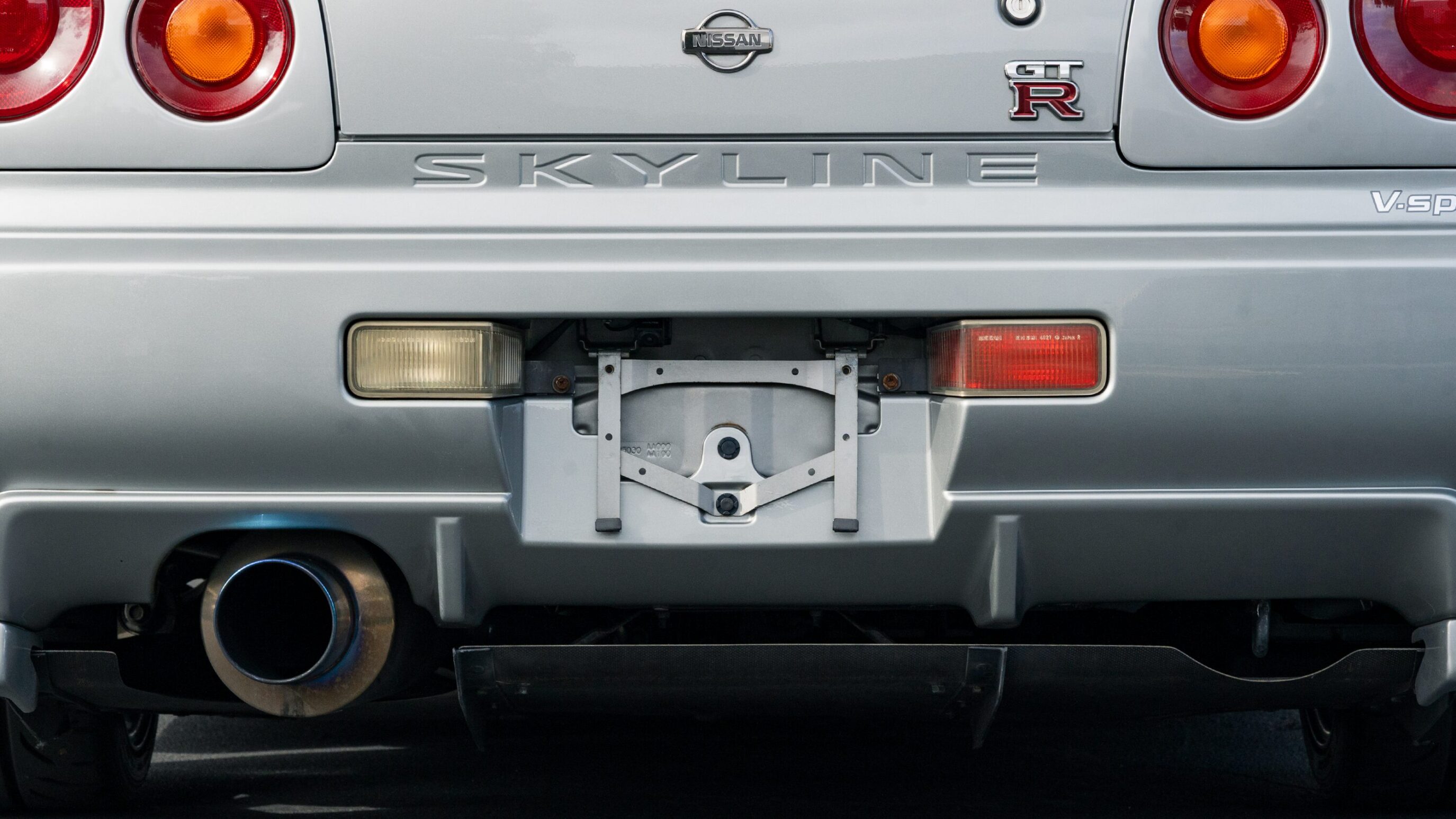 
								1999 Nissan Skyline GTR (BNR34) V-Spec Sonic Silver full									