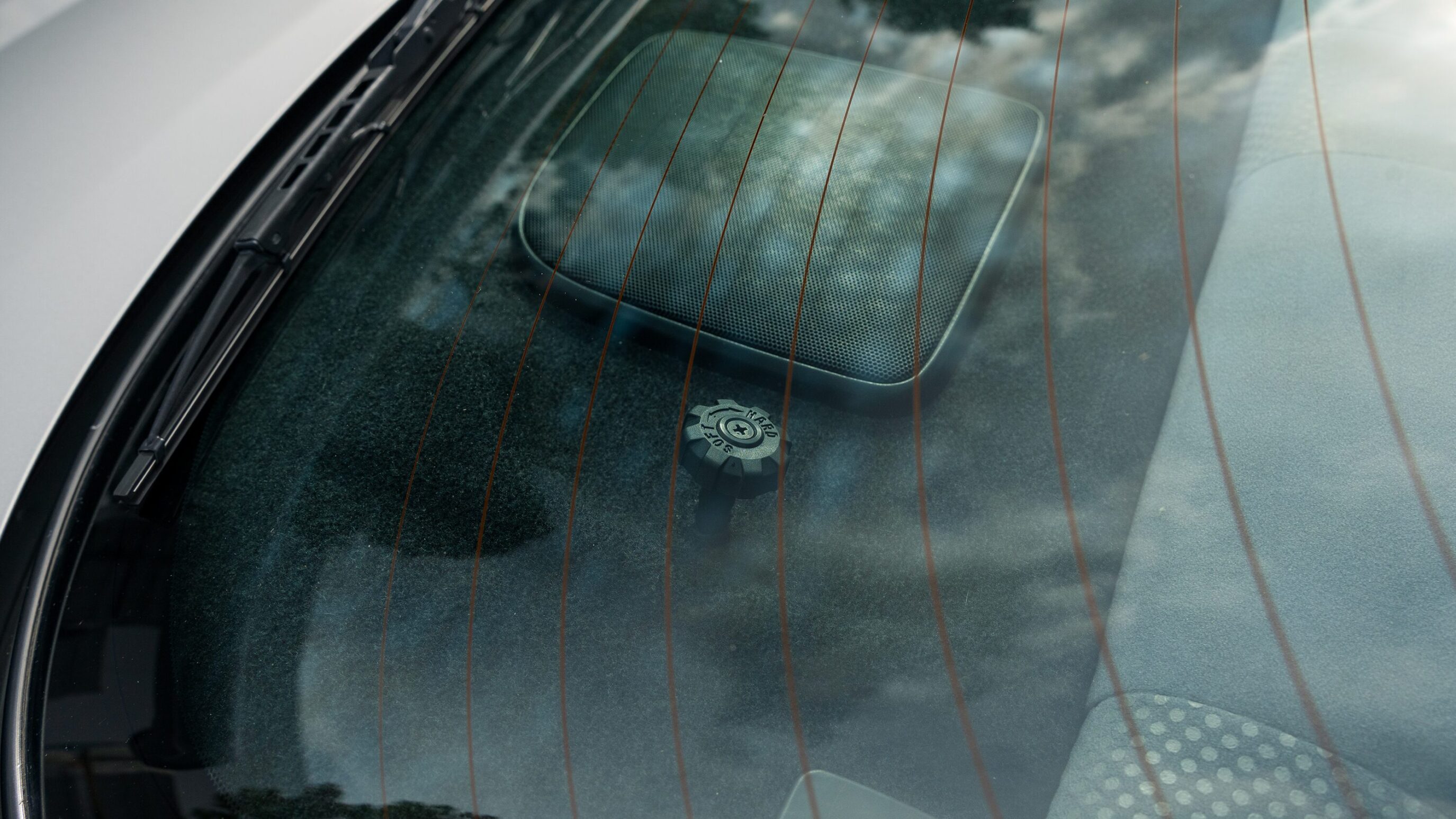 
								1999 Nissan Skyline GTR (BNR34) V-Spec Sonic Silver full									