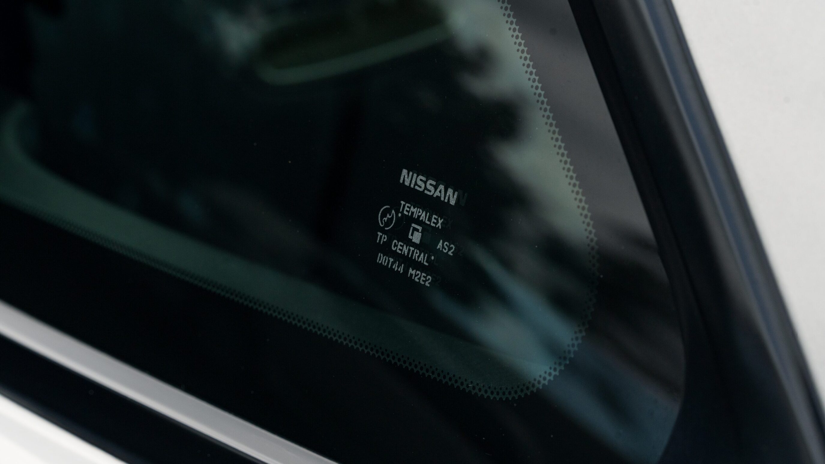 
								1999 Nissan Skyline GTR (BNR34) V-Spec Sonic Silver full									