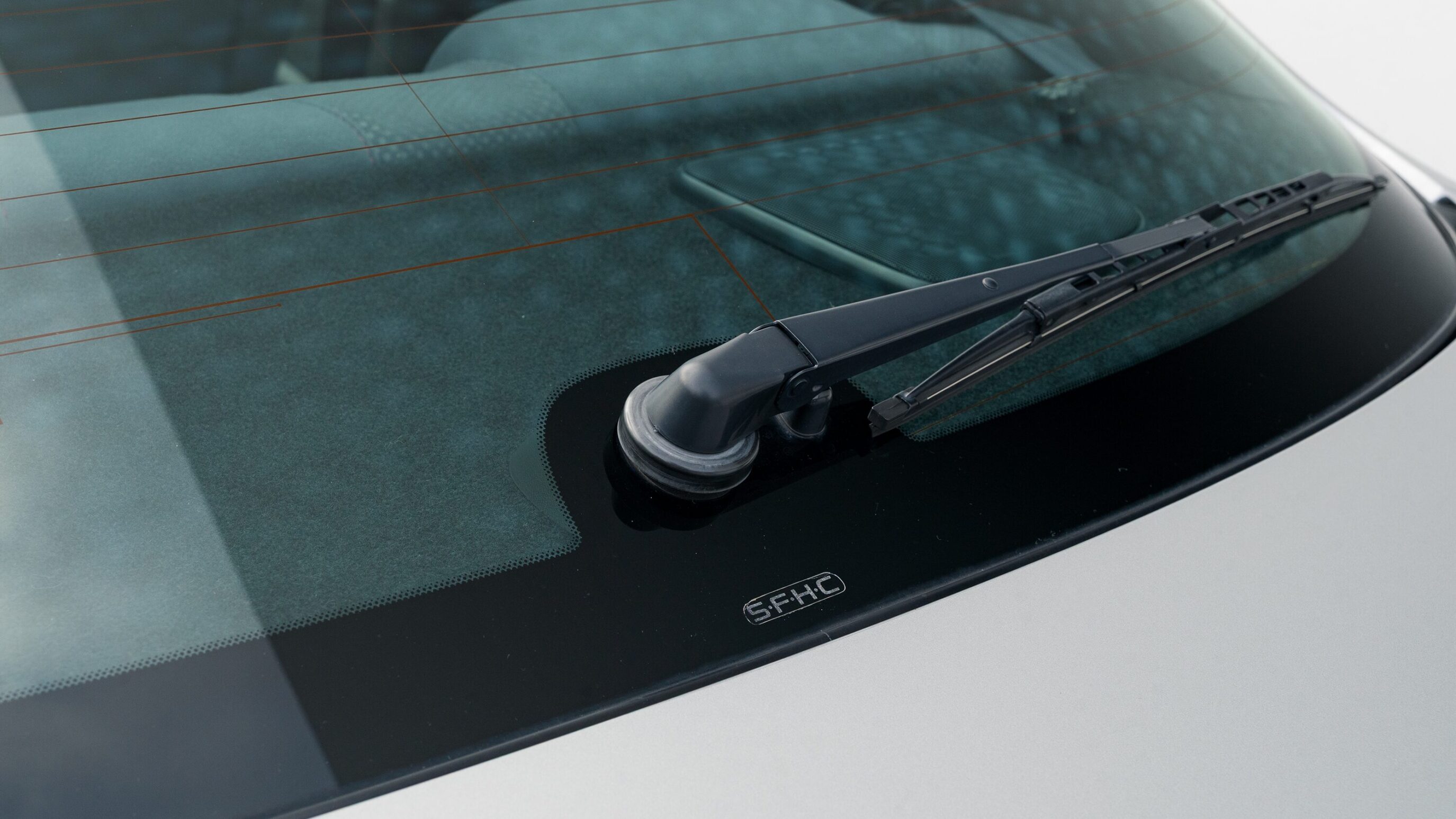 
								1999 Nissan Skyline GTR (BNR34) V-Spec Sonic Silver full									