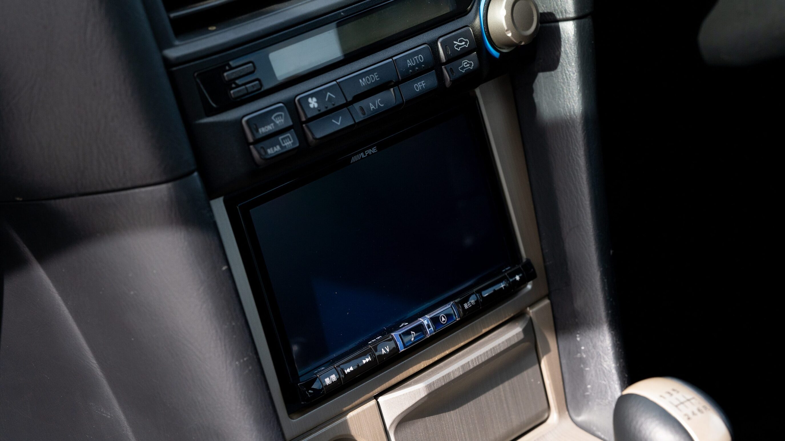 
								1999 Nissan Skyline GTR (BNR34) V-Spec Sonic Silver full									