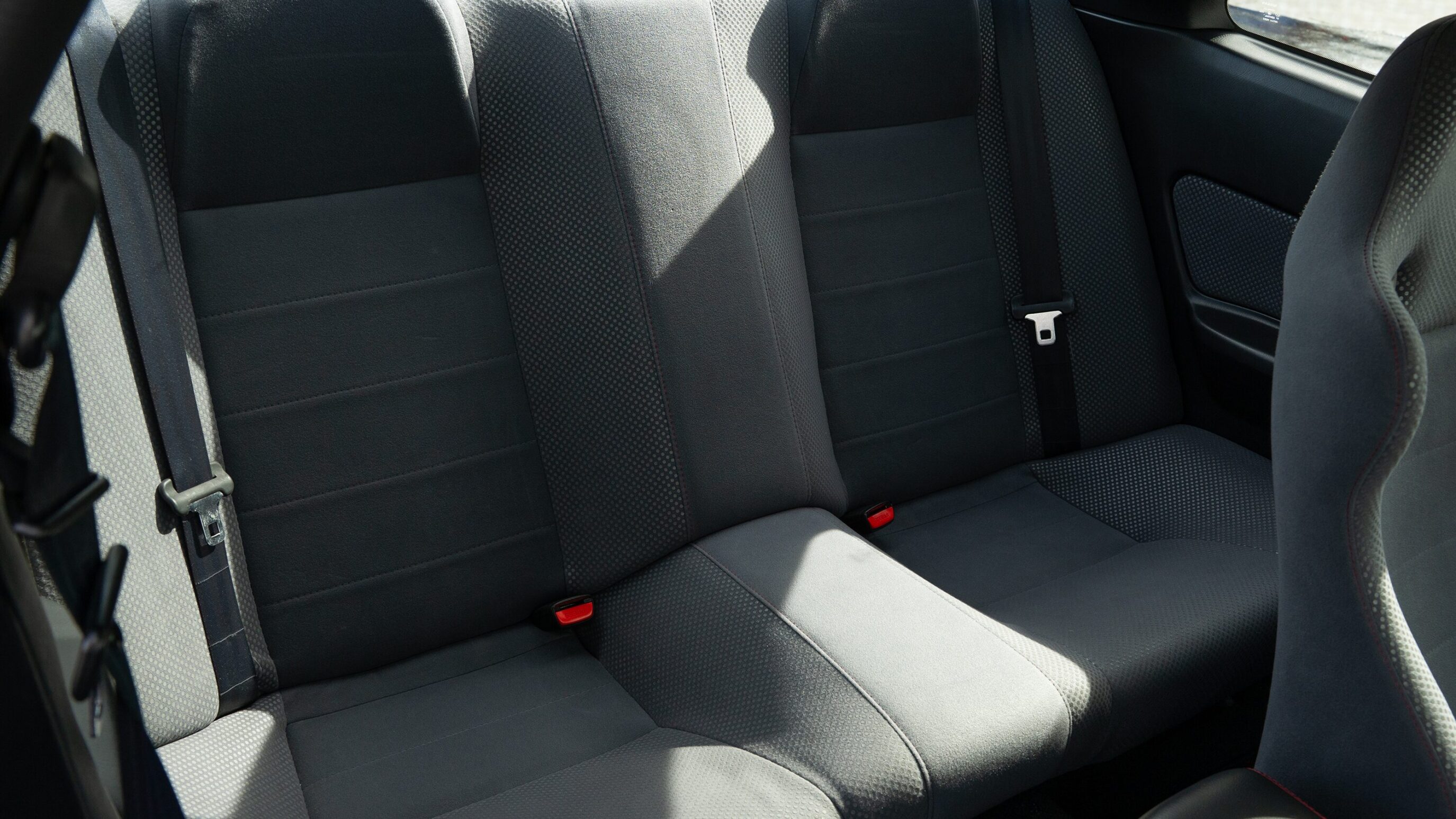 
								1999 Nissan Skyline GTR (BNR34) V-Spec Sonic Silver full									