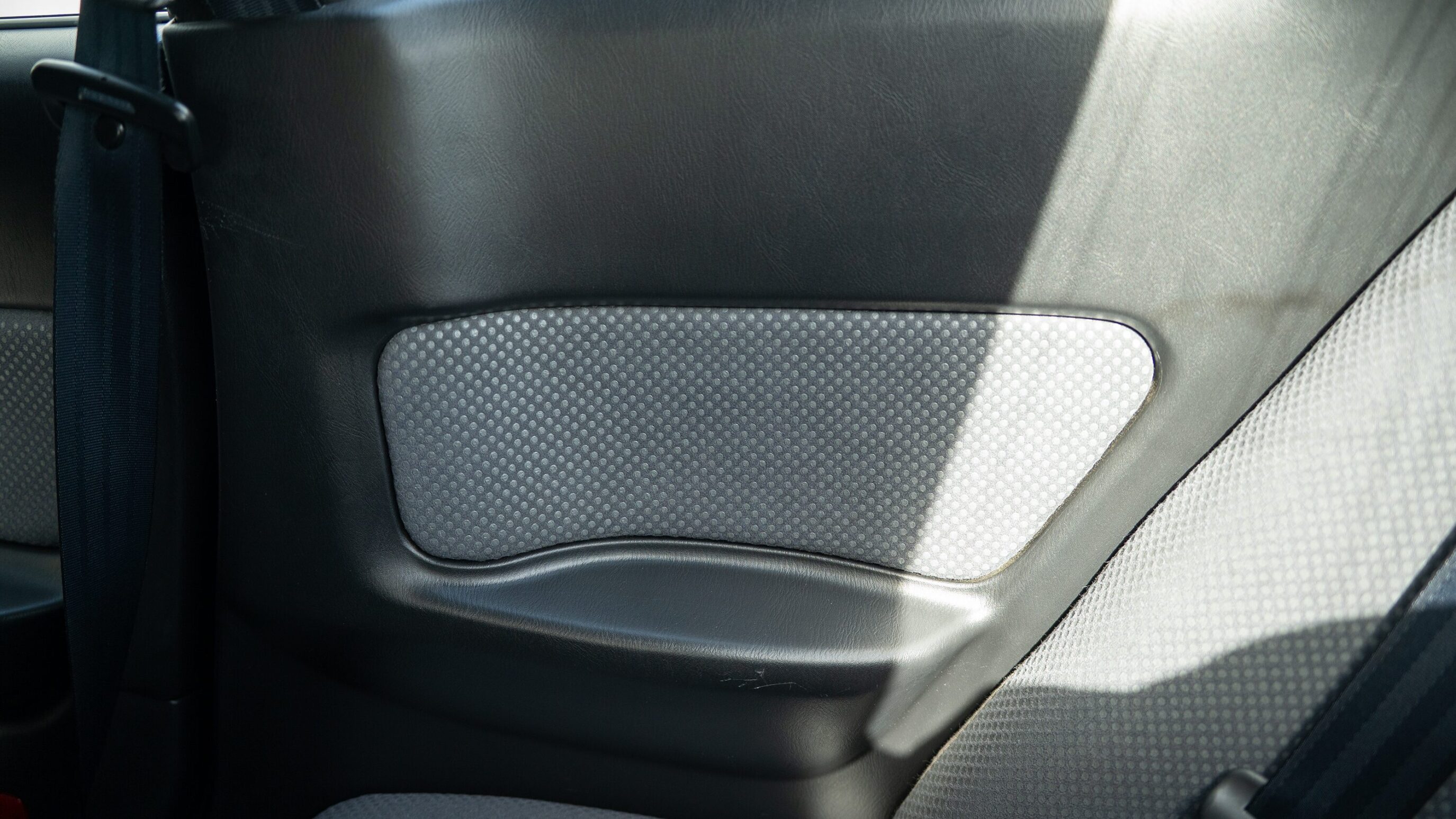 
								1999 Nissan Skyline GTR (BNR34) V-Spec Sonic Silver full									