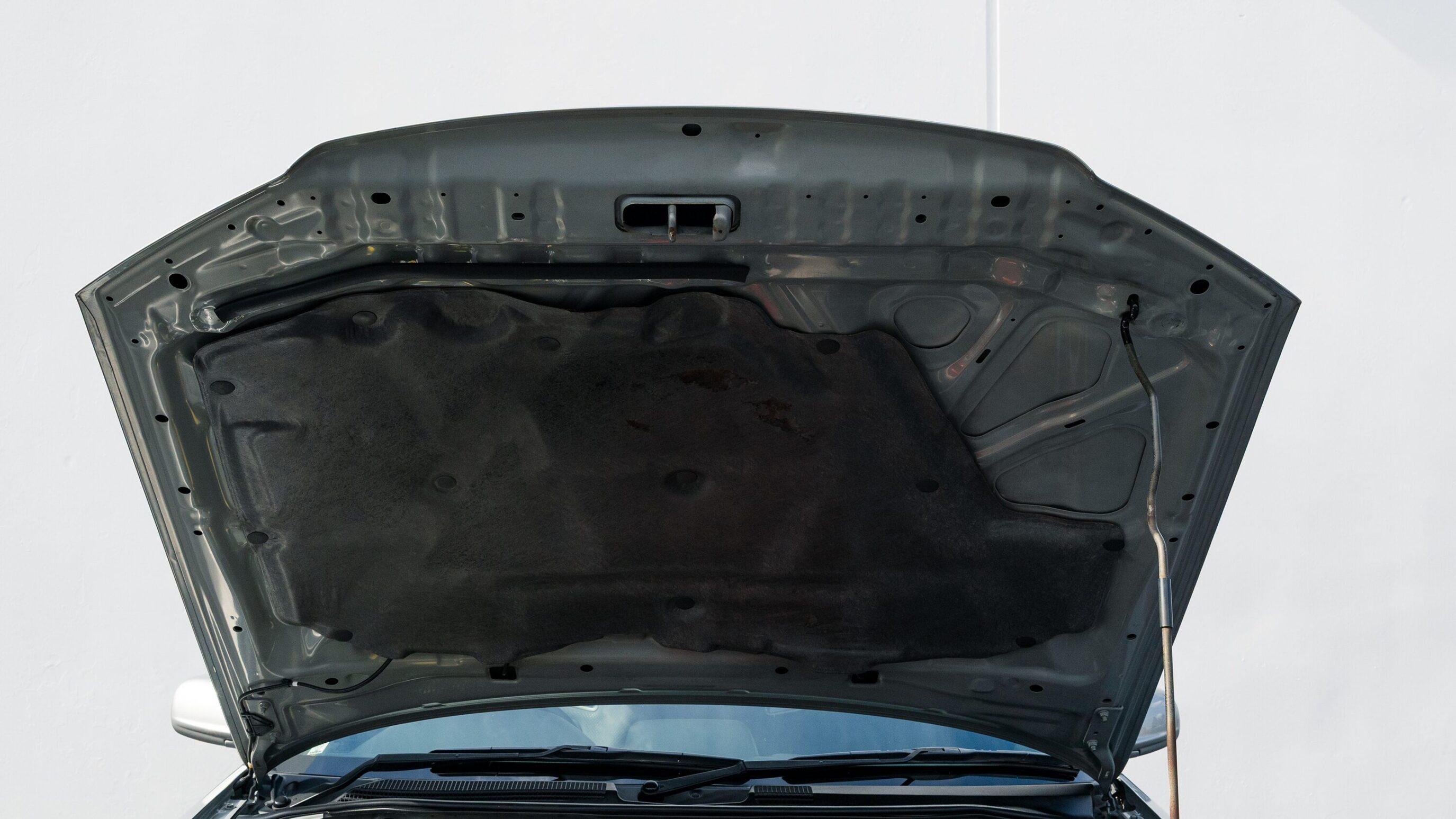 
								1999 Nissan Skyline GTR (BNR34) V-Spec Sonic Silver full									