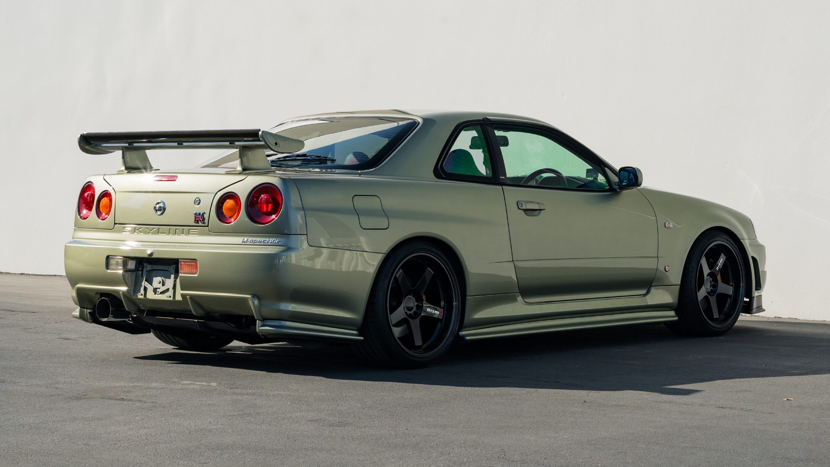 
								1999 Nissan Skyline GTR (BNR34) V-Spec Sonic Silver 2002 Nissan Skyline GTR (BNR34) M-Spec Nür Millennium Jade full									