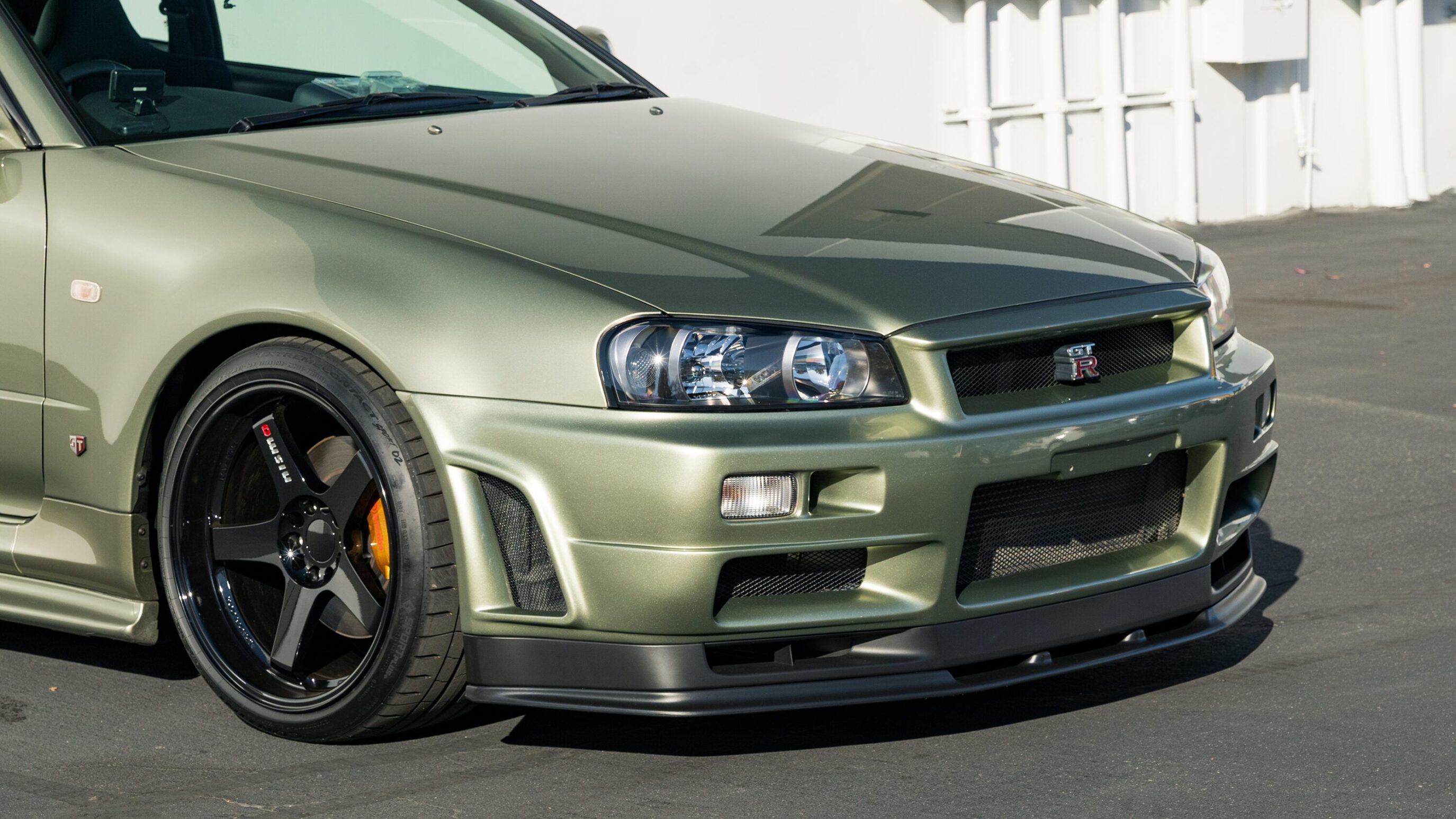 
								1999 Nissan Skyline GTR (BNR34) V-Spec Sonic Silver 2002 Nissan Skyline GTR (BNR34) M-Spec Nür Millennium Jade full									