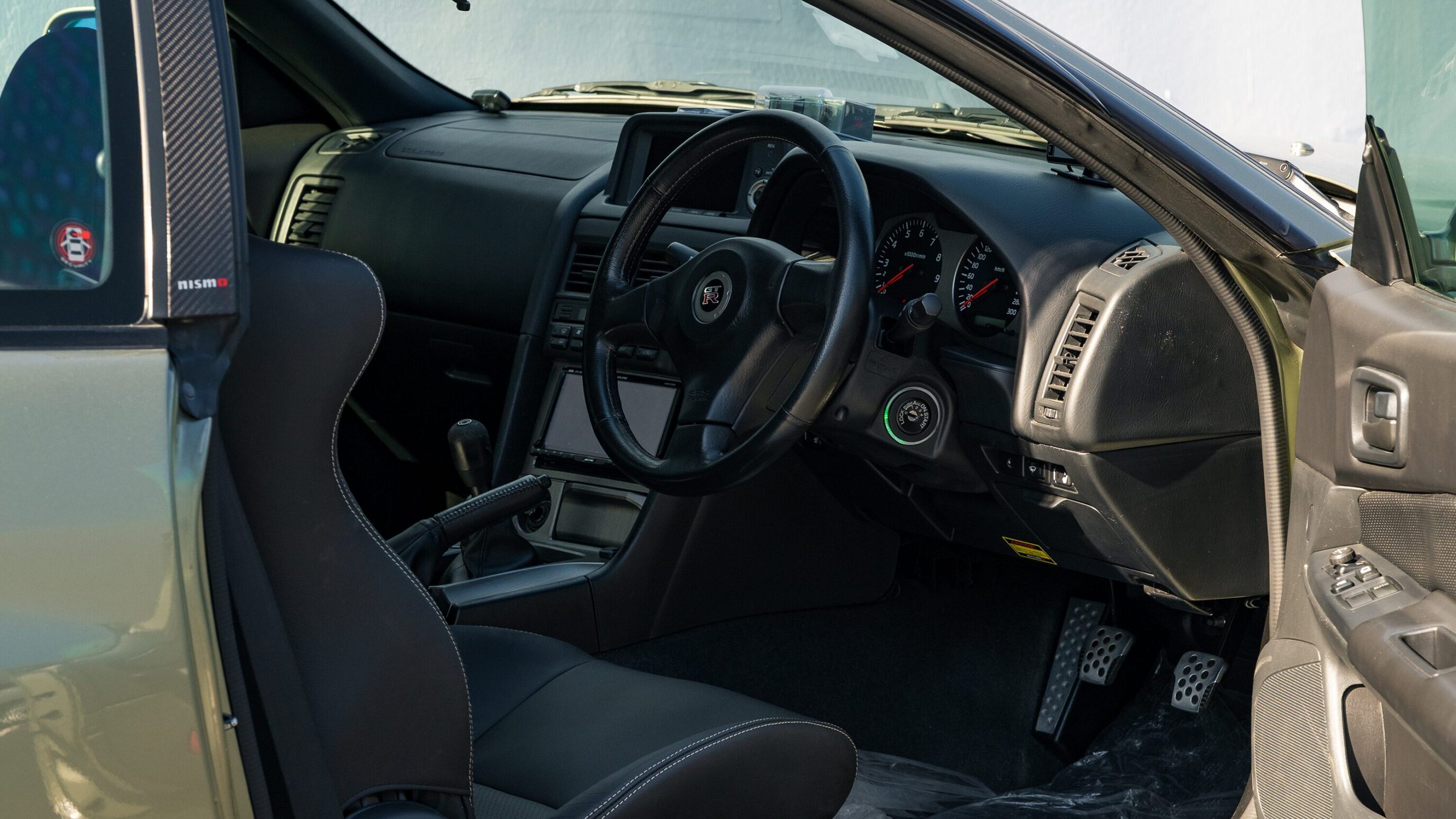 
								1999 Nissan Skyline GTR (BNR34) V-Spec Sonic Silver 2002 Nissan Skyline GTR (BNR34) M-Spec Nür Millennium Jade full									