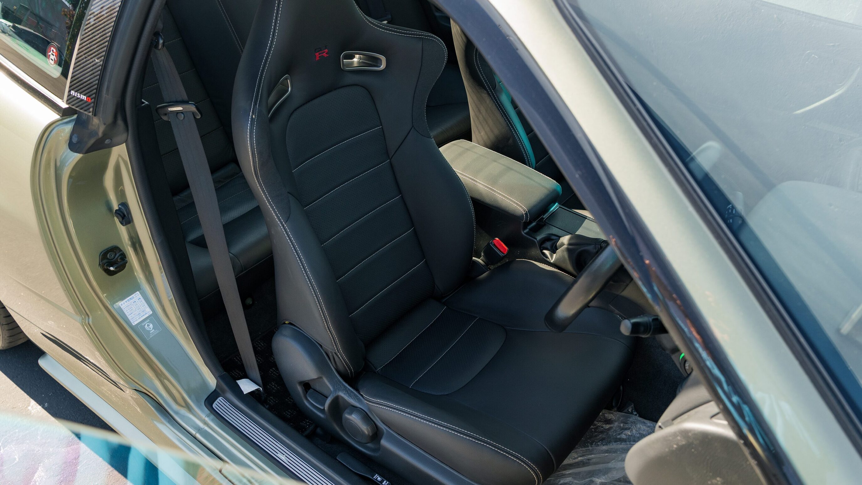 
								1999 Nissan Skyline GTR (BNR34) V-Spec Sonic Silver 2002 Nissan Skyline GTR (BNR34) M-Spec Nür Millennium Jade full									