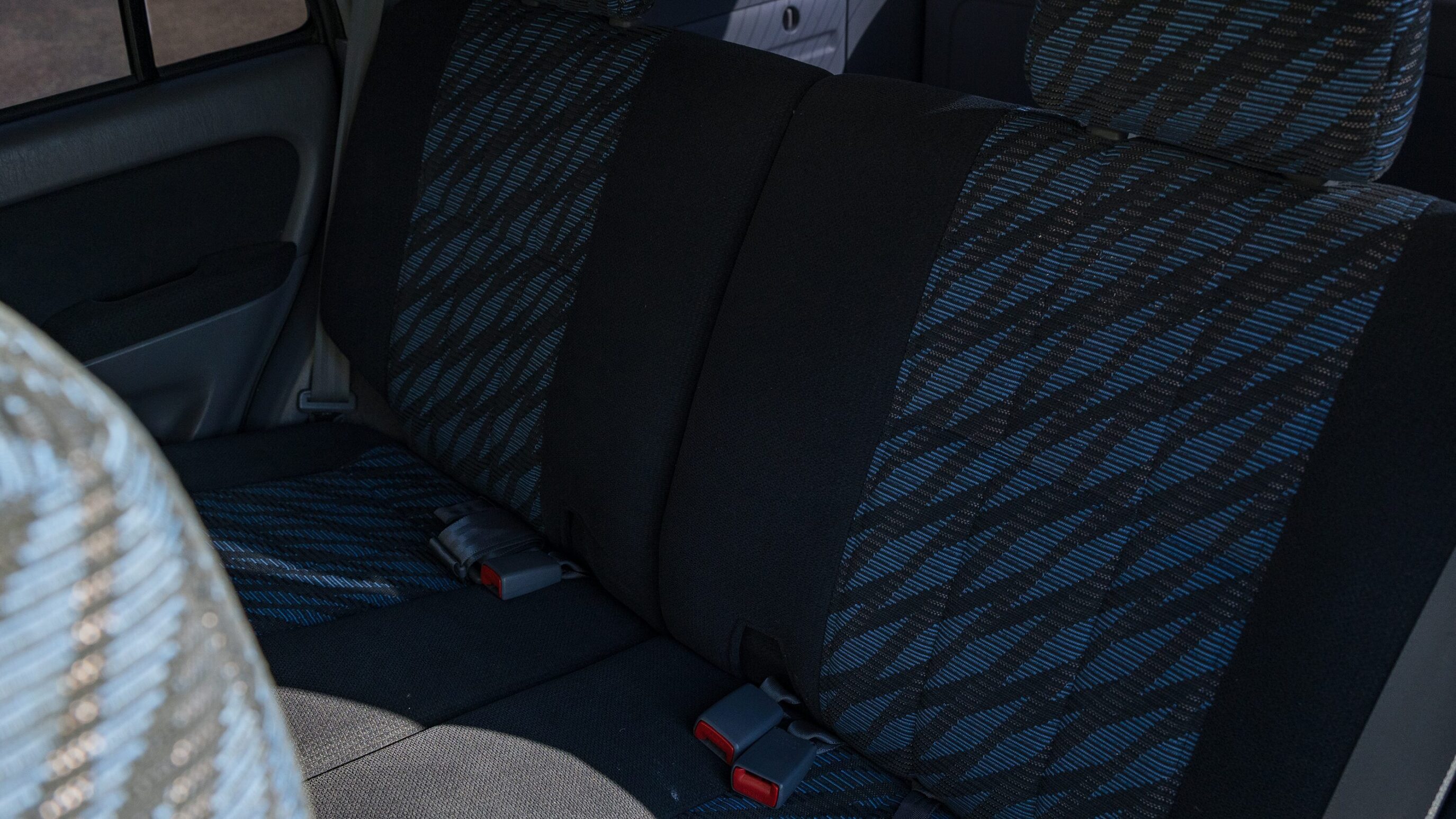 
								Toyota Hilux Surf SSR-X Silver full									