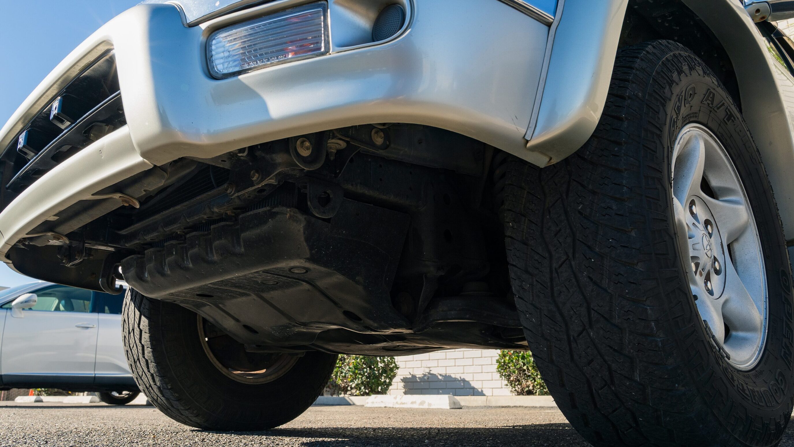 
								Toyota Hilux Surf SSR-X Silver full									