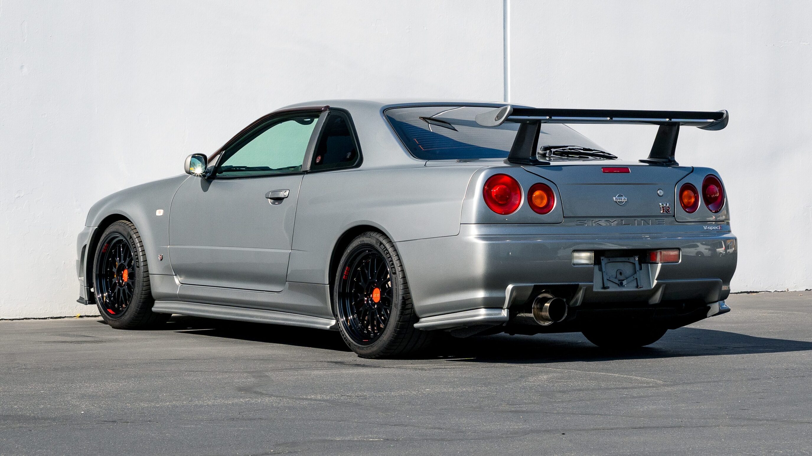 
								2000 Nissan Skyline GTR (BNR34) V-Spec II Sparkling Silver full									