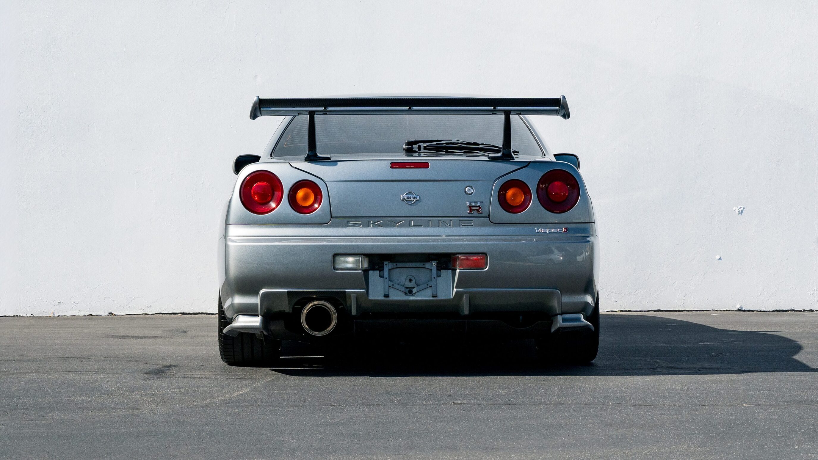 
								2000 Nissan Skyline GTR (BNR34) V-Spec II Sparkling Silver full									