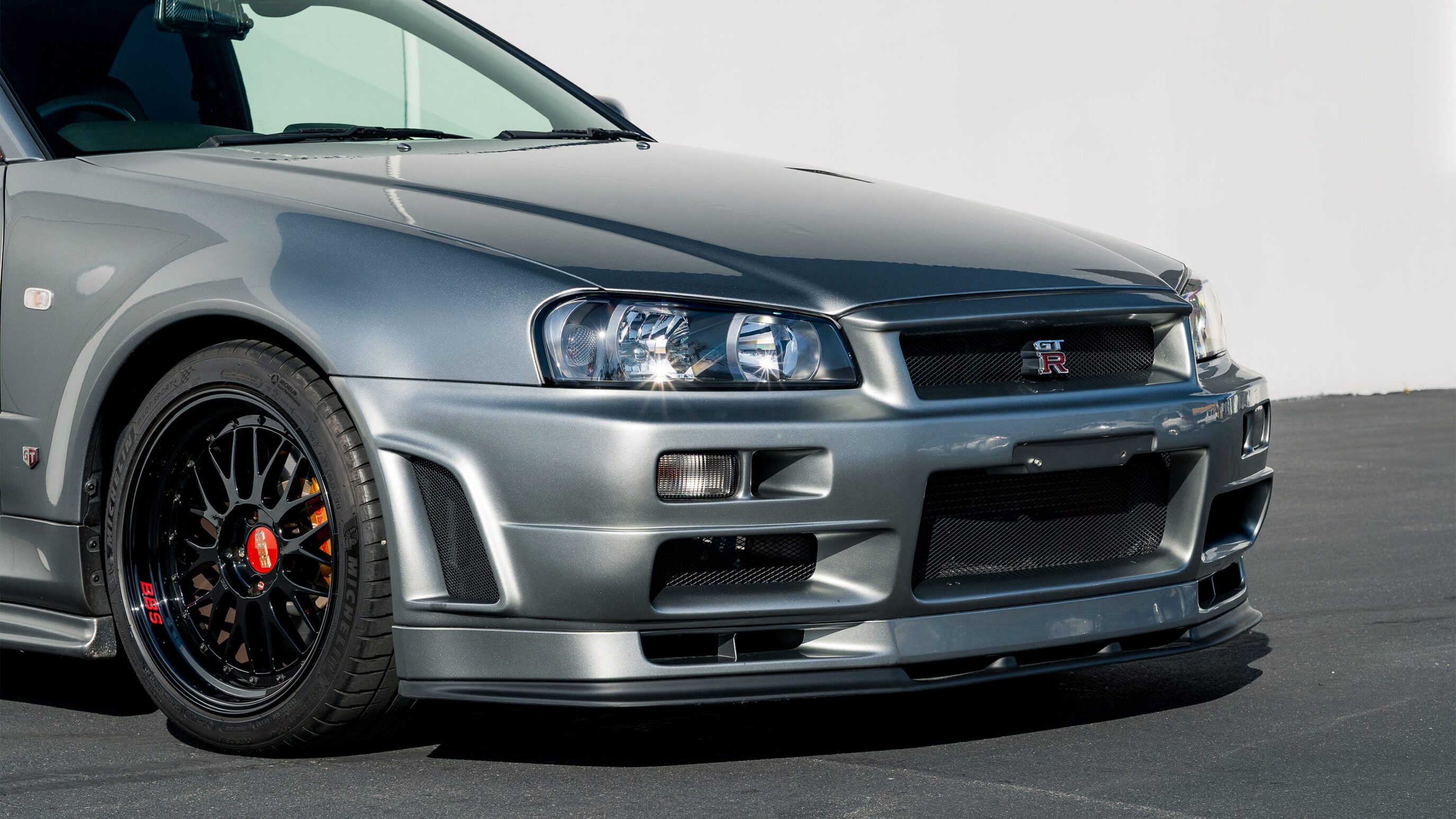 
								2000 Nissan Skyline GTR (BNR34) V-Spec II Sparkling Silver full									