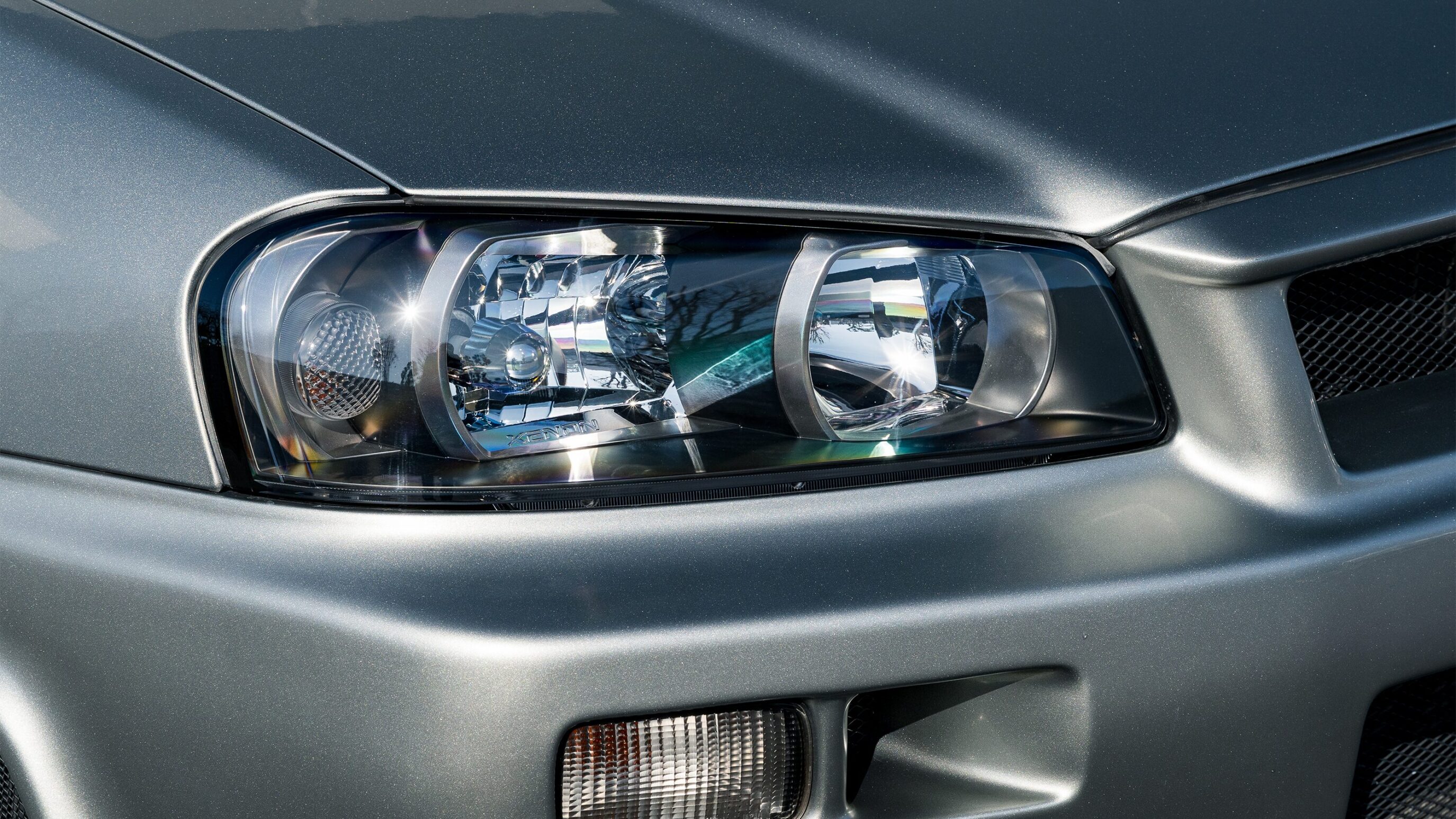 
								2000 Nissan Skyline GTR (BNR34) V-Spec II Sparkling Silver full									