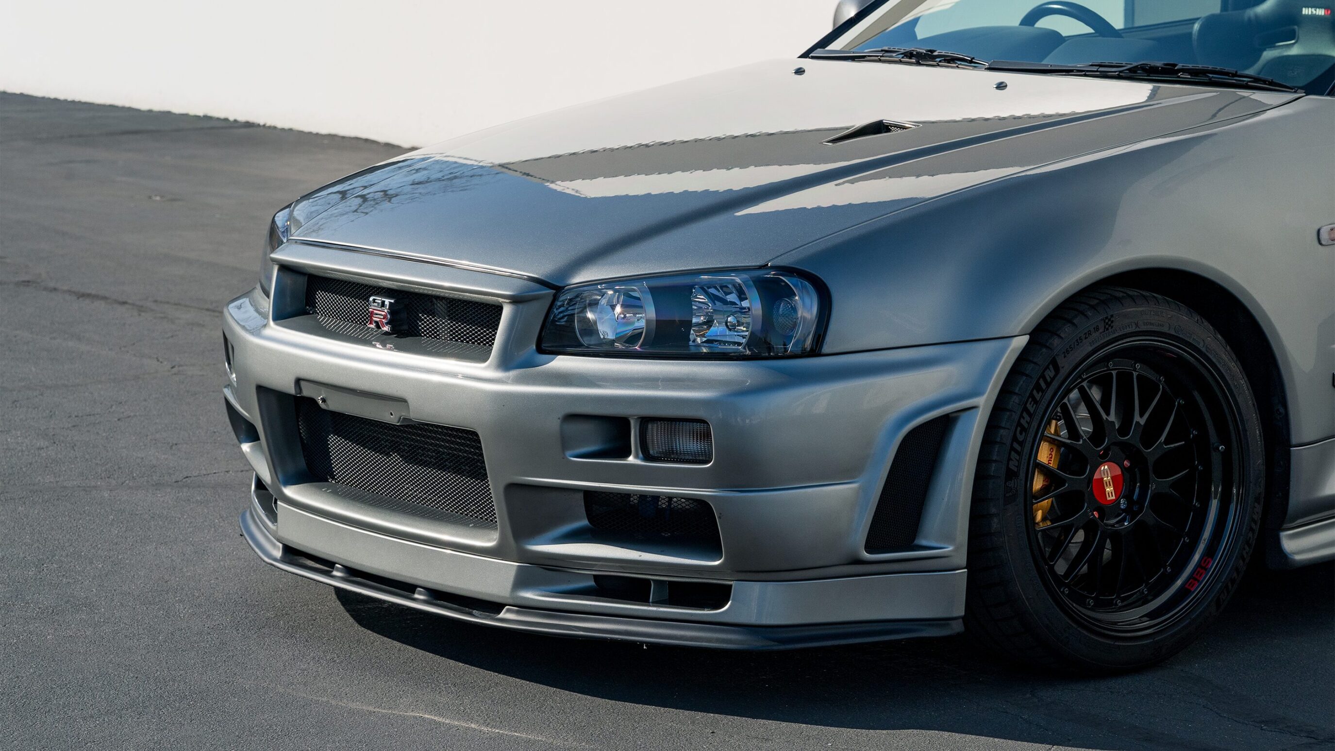 
								2000 Nissan Skyline GTR (BNR34) V-Spec II Sparkling Silver full									