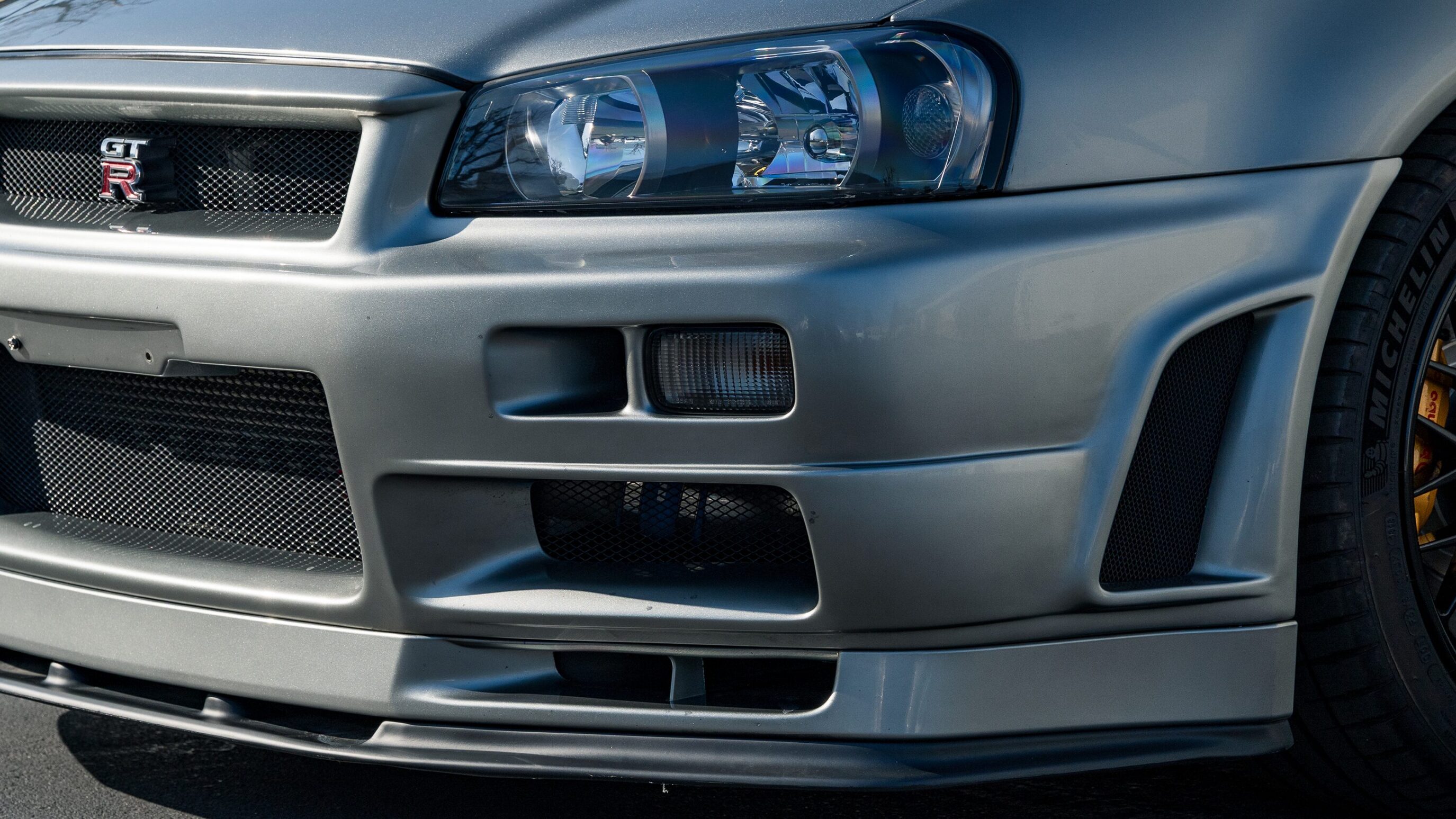 
								2000 Nissan Skyline GTR (BNR34) V-Spec II Sparkling Silver full									