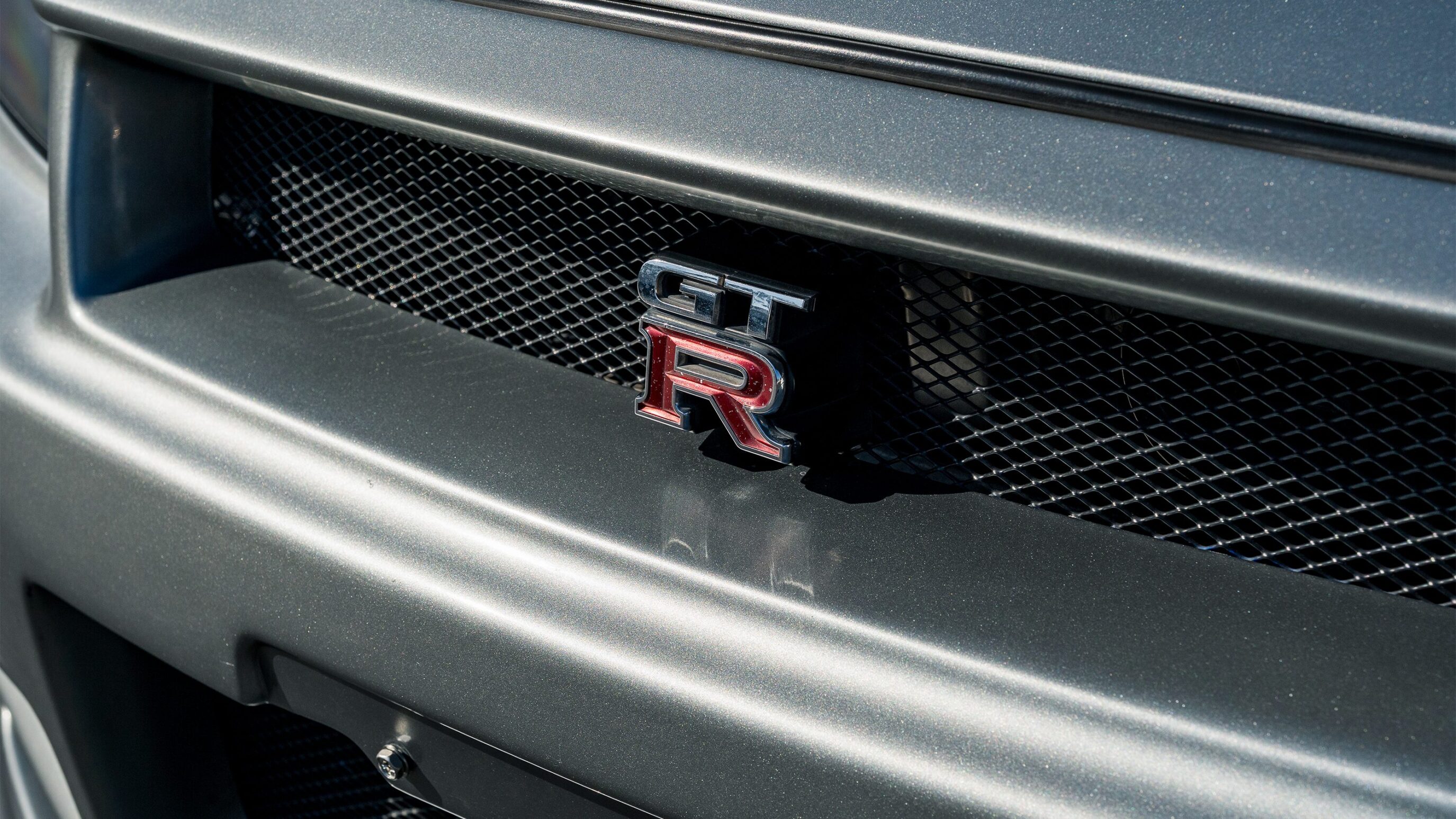 
								2000 Nissan Skyline GTR (BNR34) V-Spec II Sparkling Silver full									