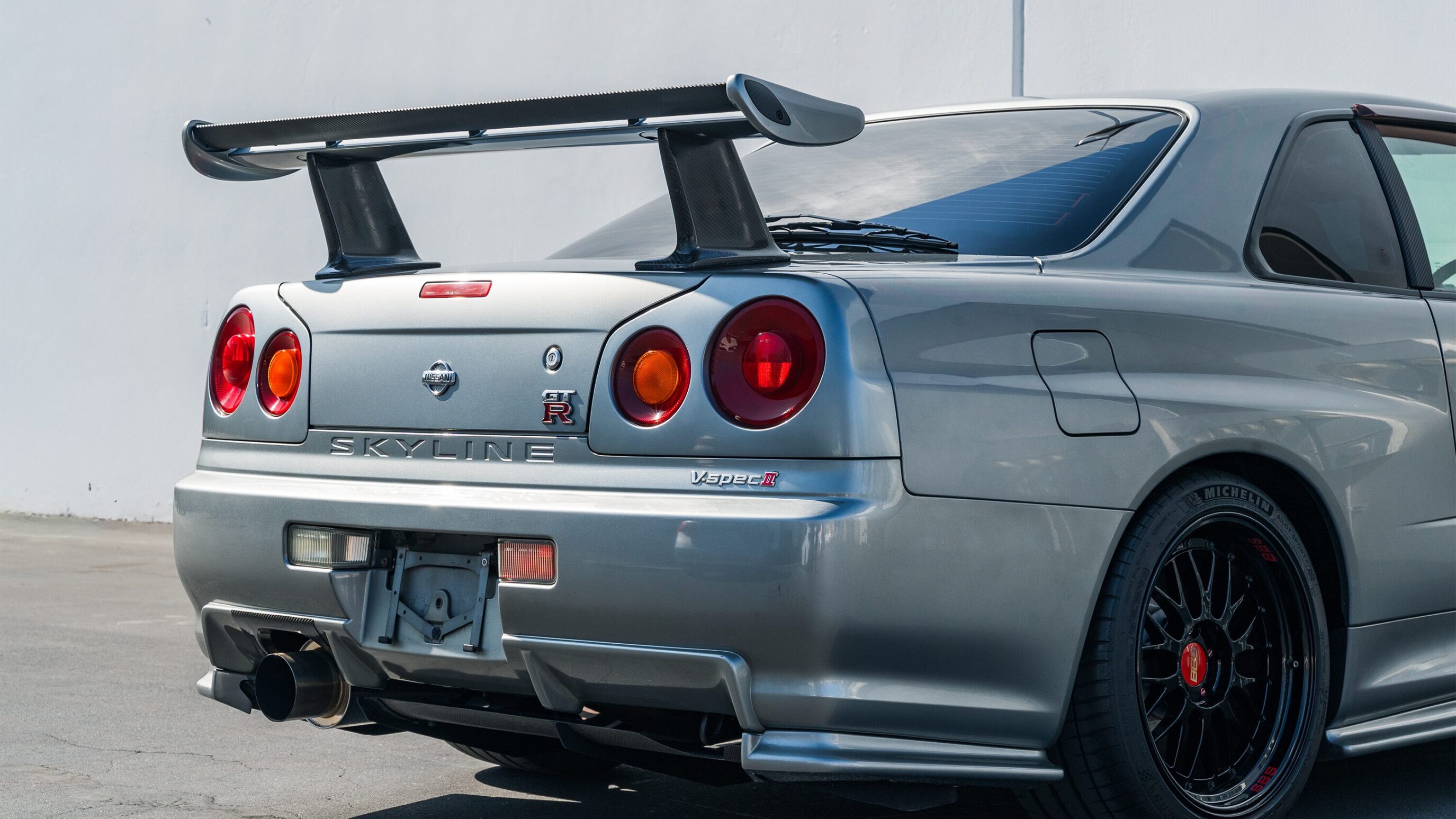
								2000 Nissan Skyline GTR (BNR34) V-Spec II Sparkling Silver full									