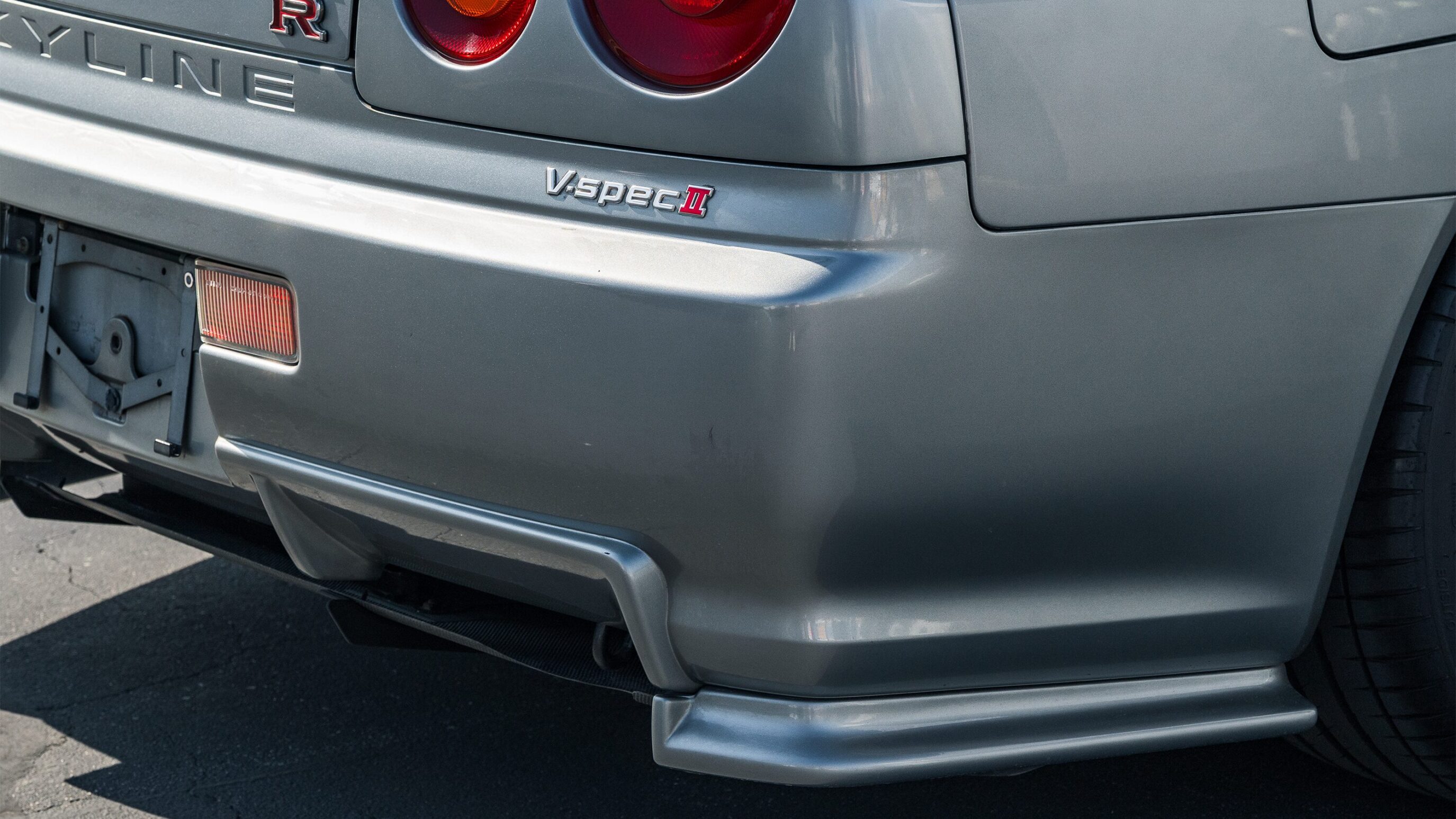 
								2000 Nissan Skyline GTR (BNR34) V-Spec II Sparkling Silver full									