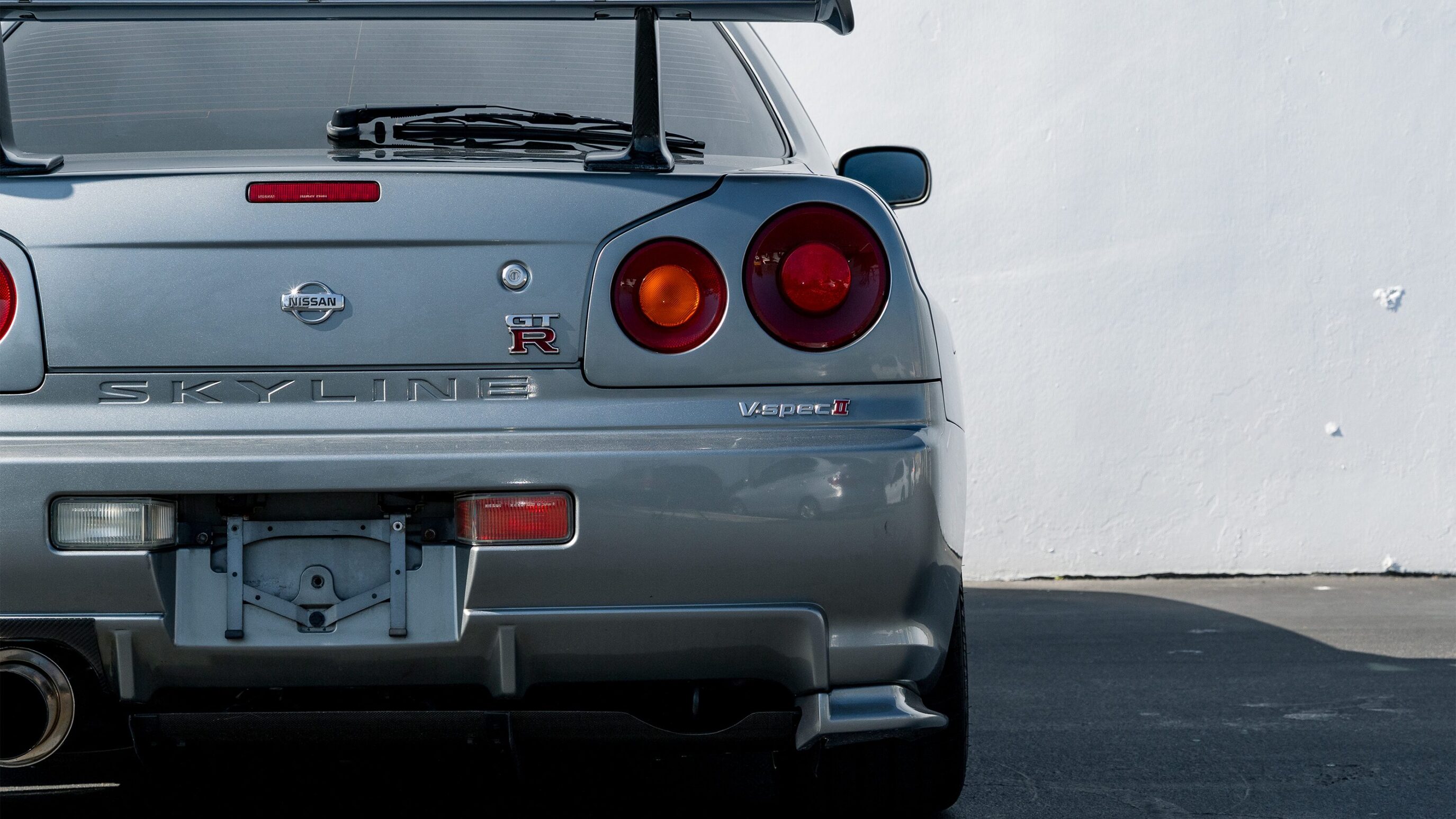 
								2000 Nissan Skyline GTR (BNR34) V-Spec II Sparkling Silver full									