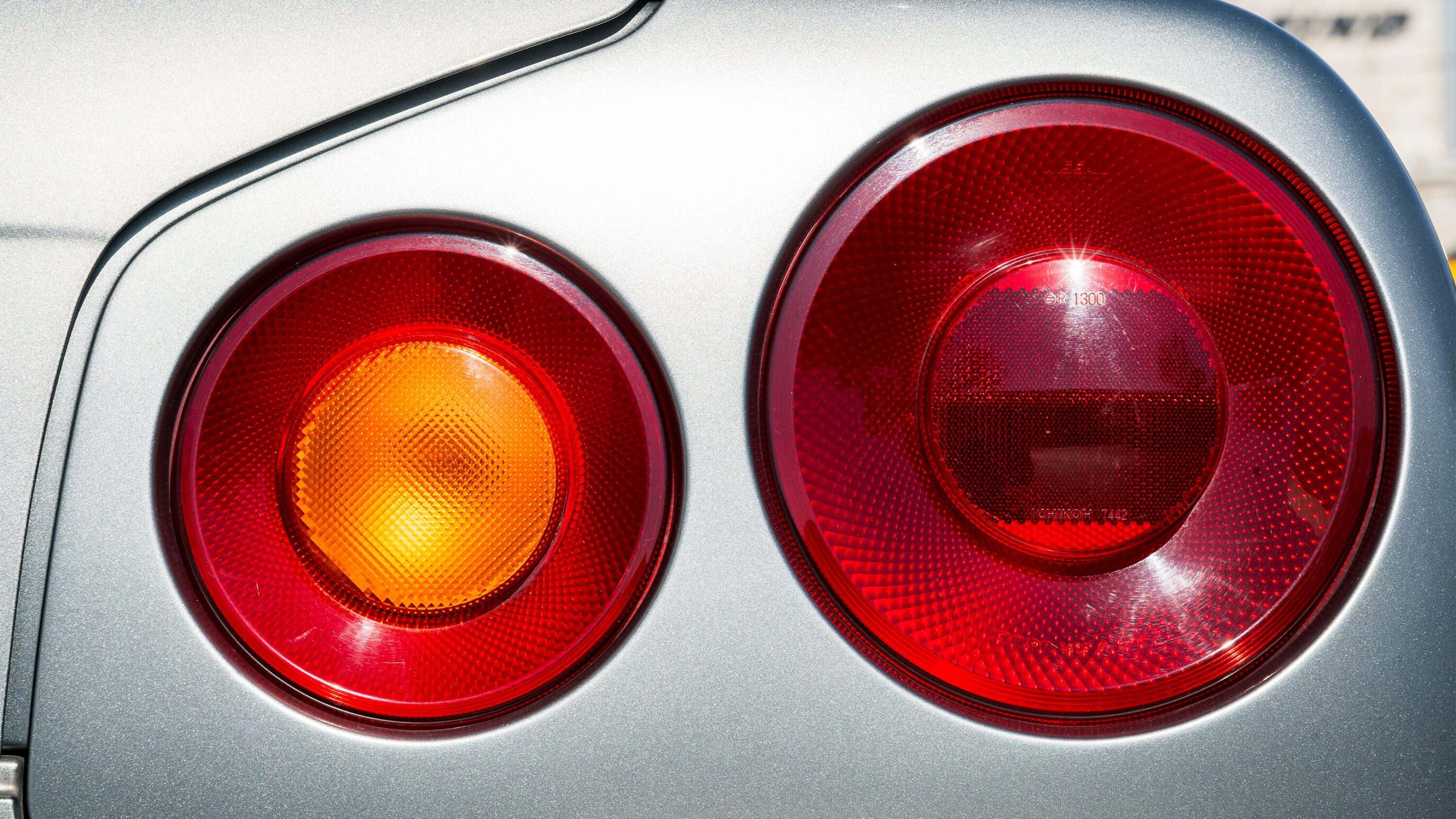 
								2000 Nissan Skyline GTR (BNR34) V-Spec II Sparkling Silver full									