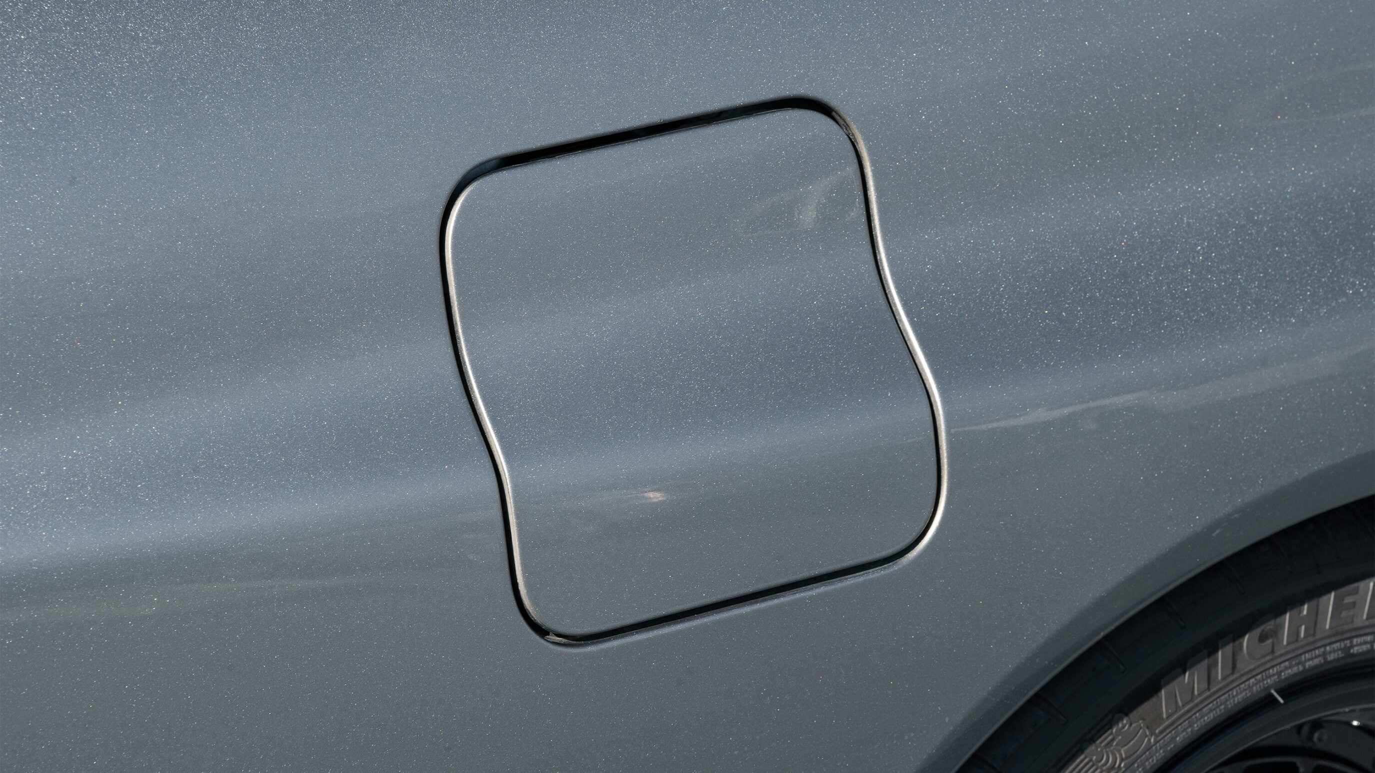 
								2000 Nissan Skyline GTR (BNR34) V-Spec II Sparkling Silver full									