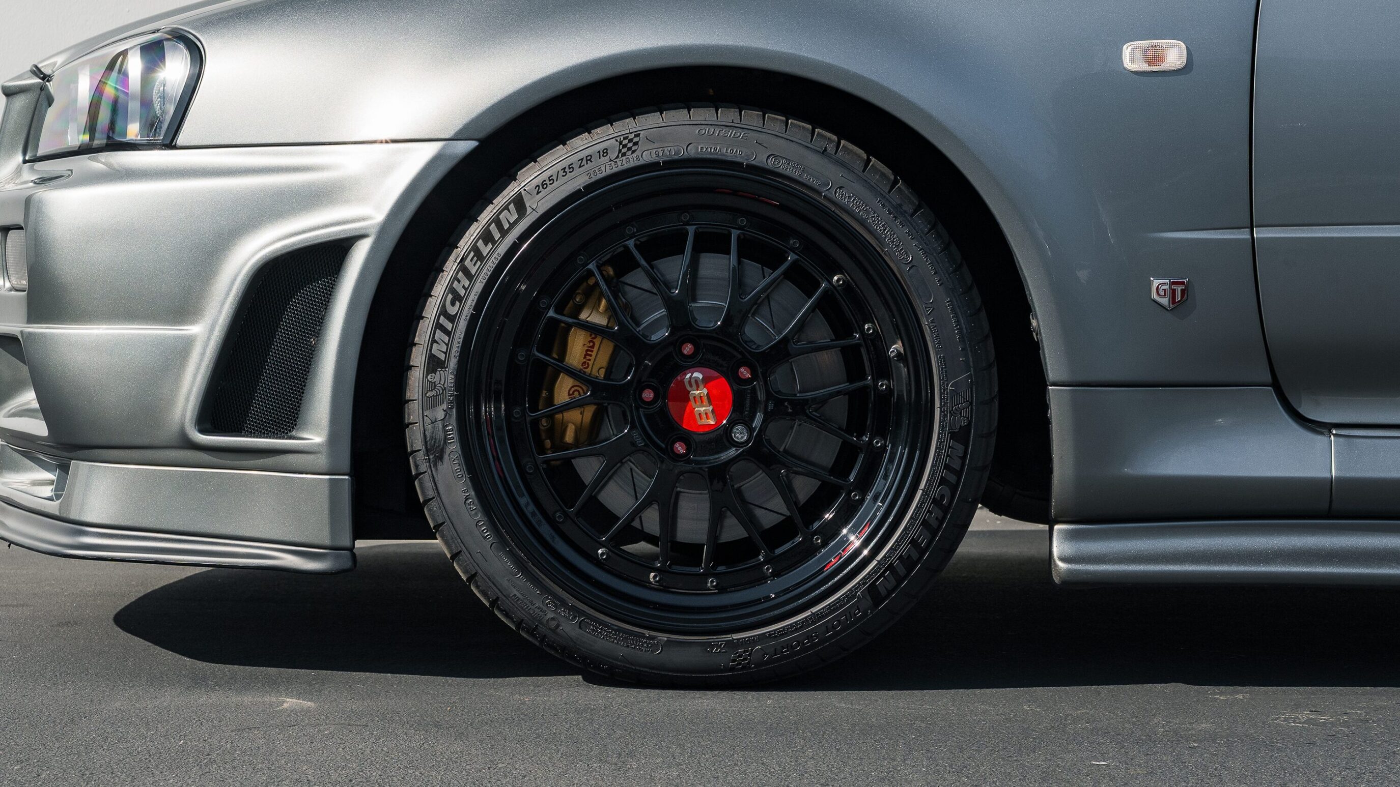 
								2000 Nissan Skyline GTR (BNR34) V-Spec II Sparkling Silver full									