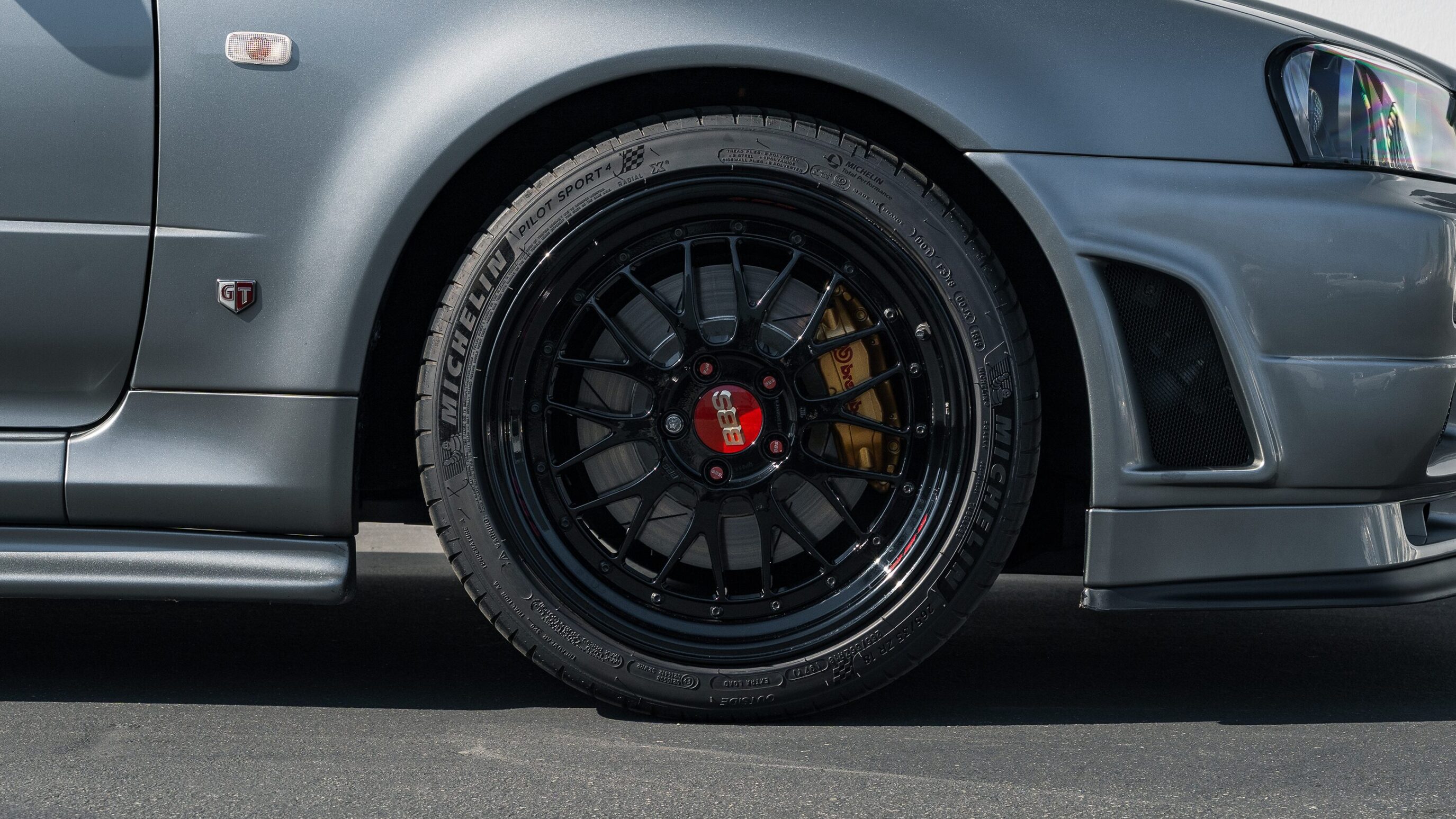 
								2000 Nissan Skyline GTR (BNR34) V-Spec II Sparkling Silver full									