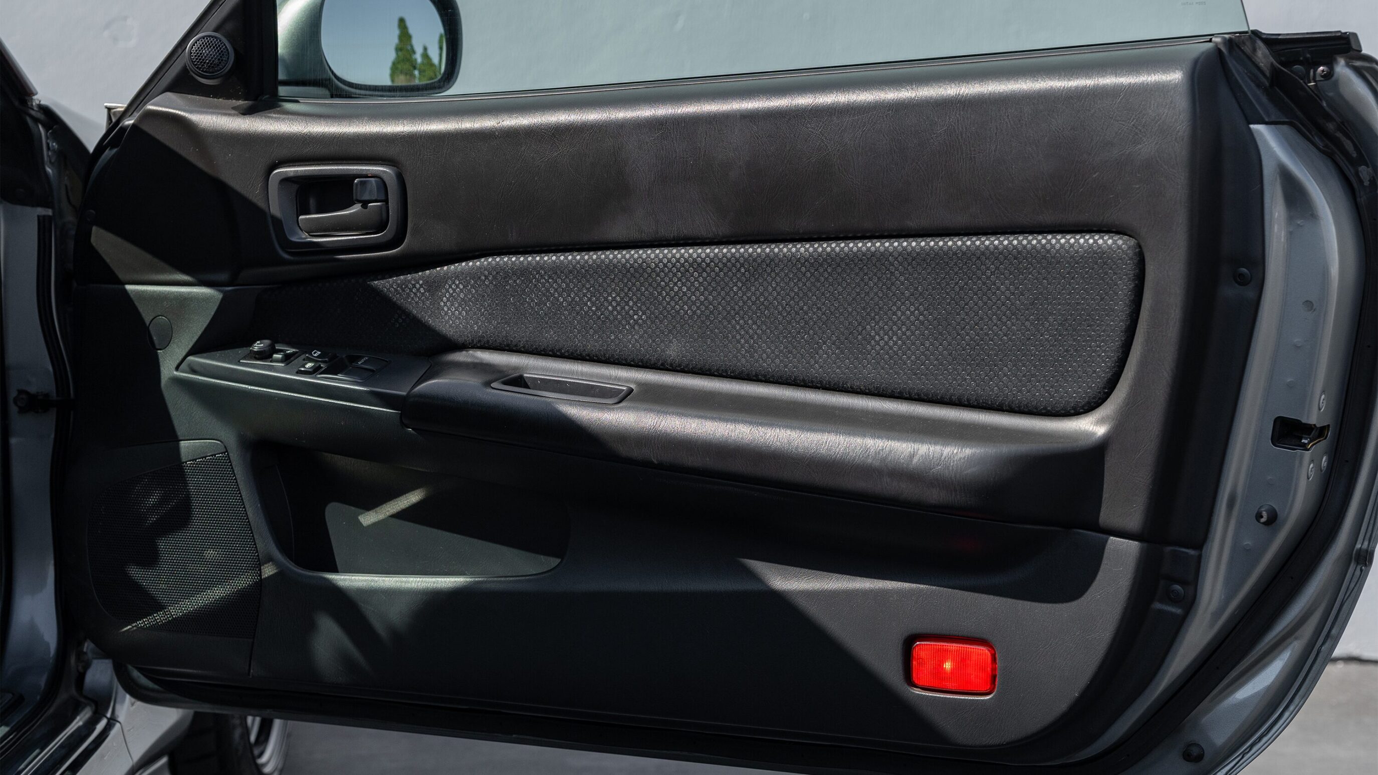 
								2000 Nissan Skyline GTR (BNR34) V-Spec II Sparkling Silver full									