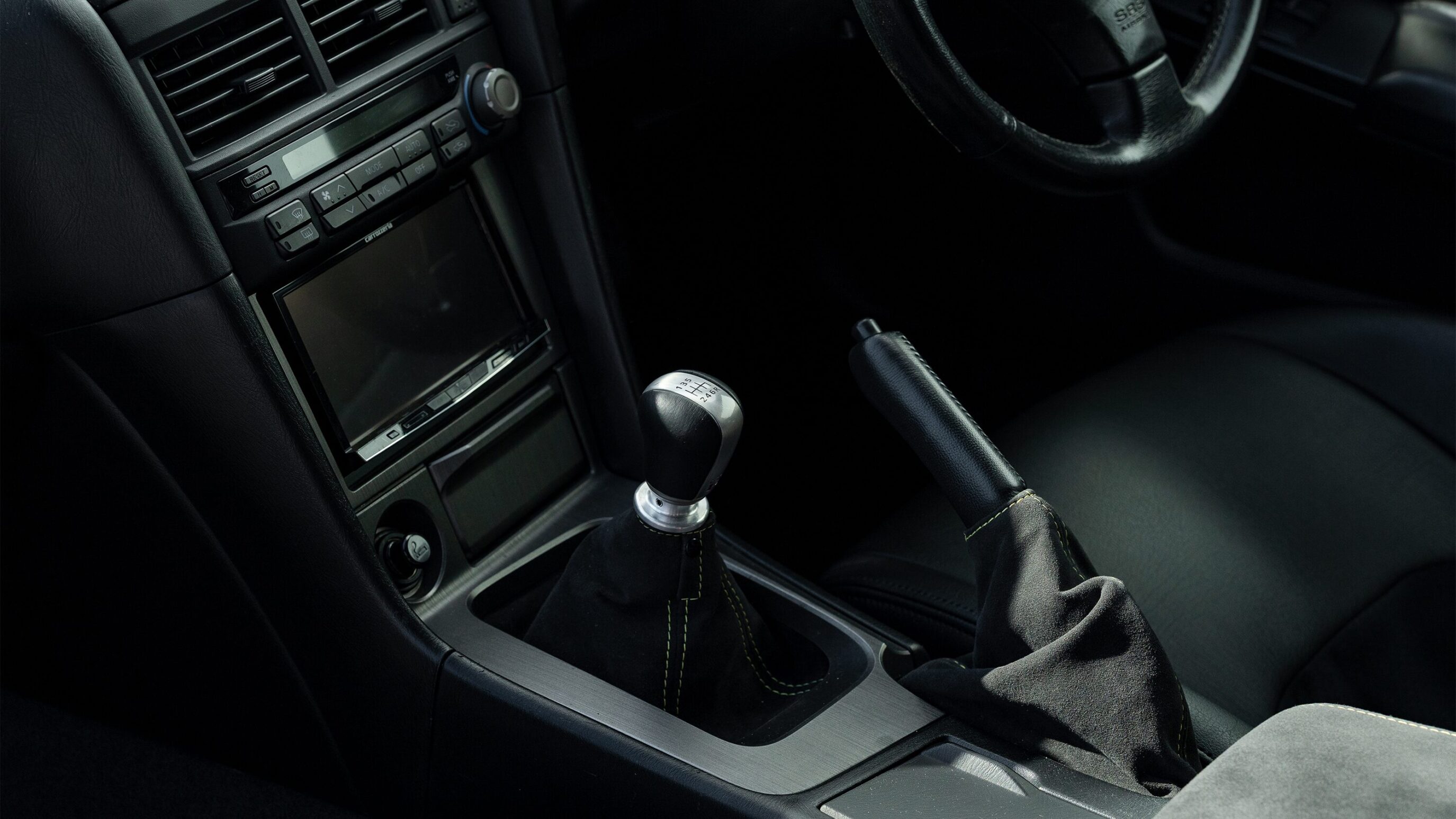 
								2000 Nissan Skyline GTR (BNR34) V-Spec II Sparkling Silver full									