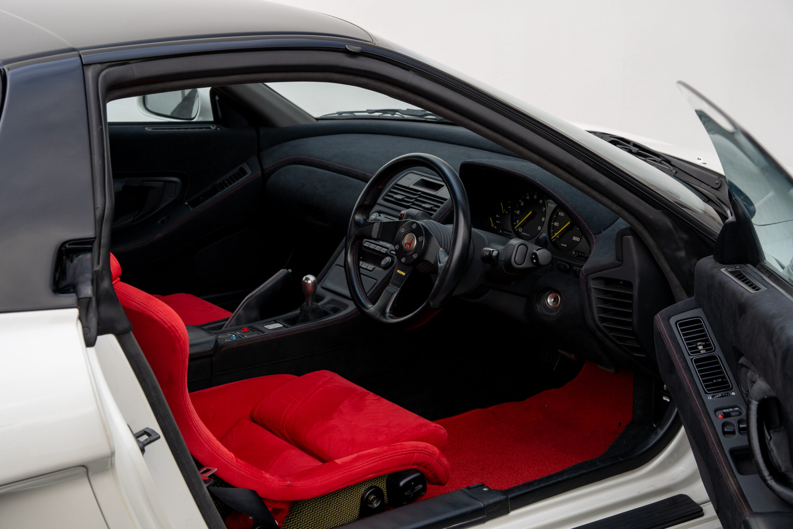 
								1993 Honda NSX-R Neutron White Pearl full									