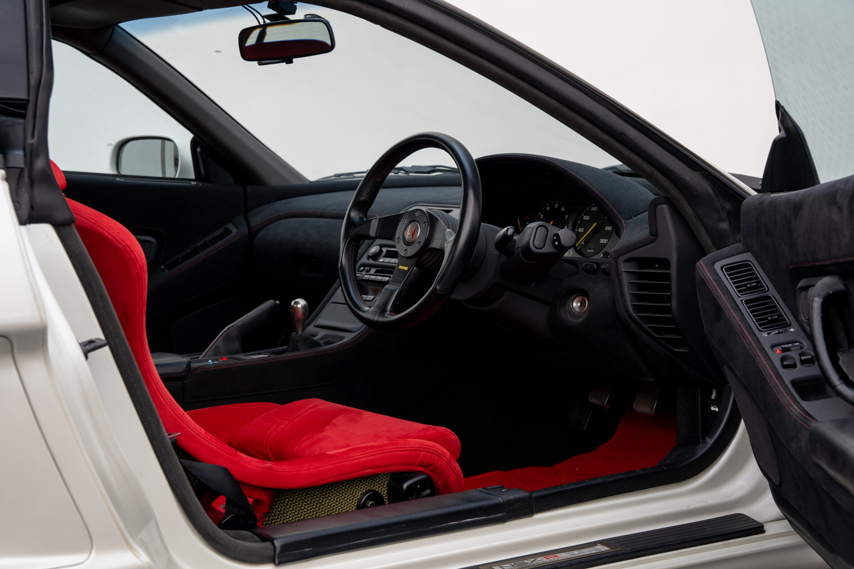 
								1993 Honda NSX-R Neutron White Pearl full									