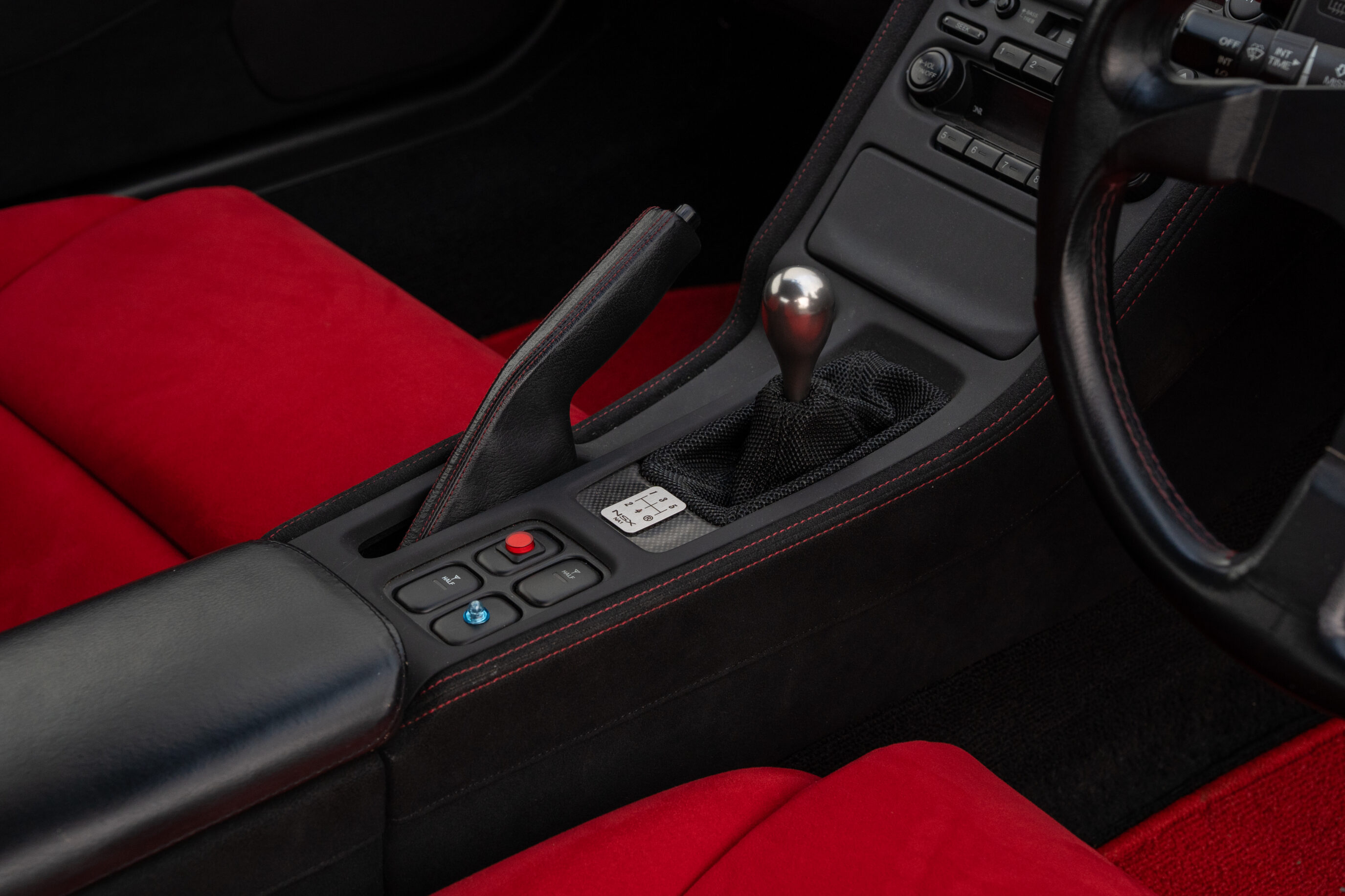 
								1993 Honda NSX-R Neutron White Pearl full									