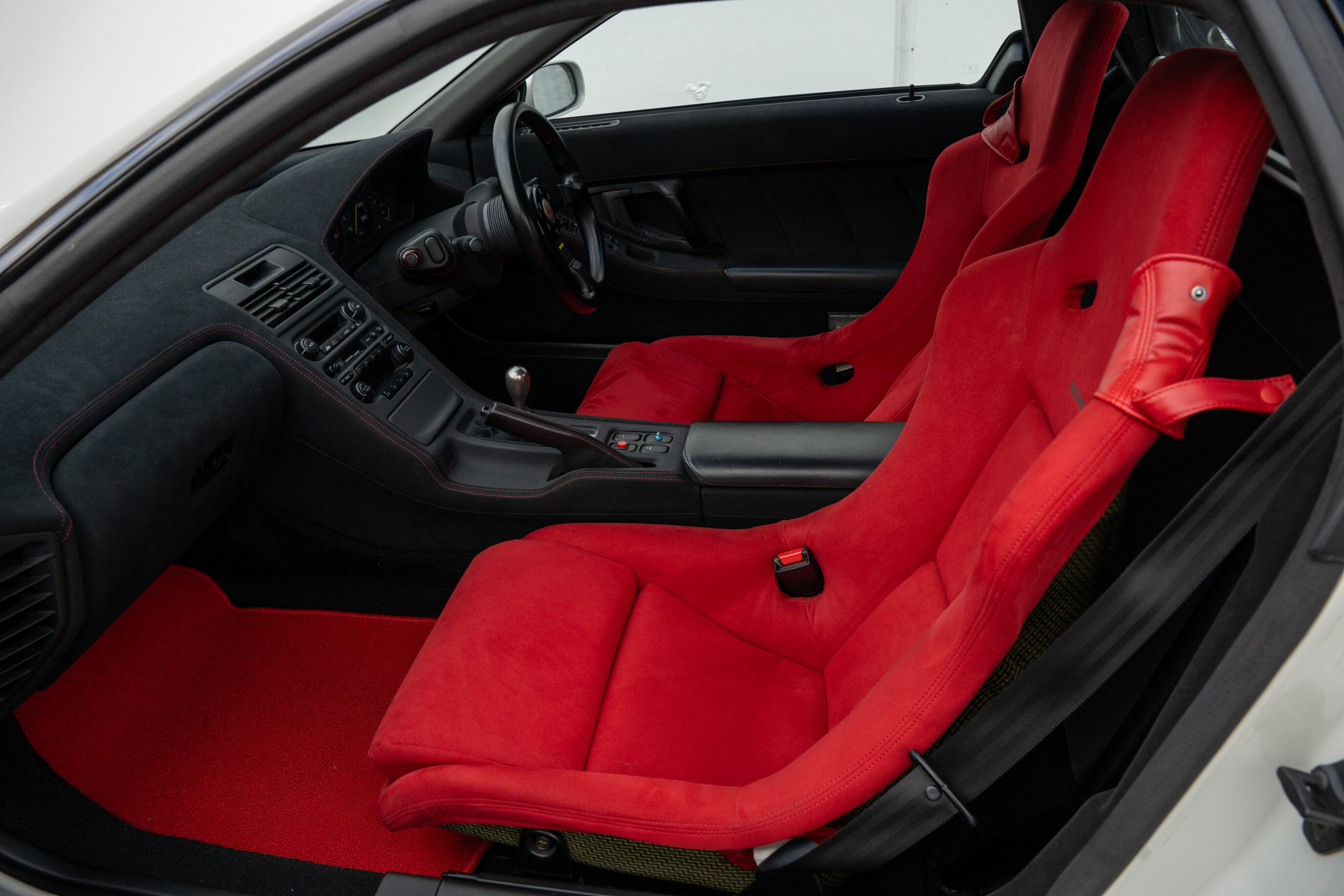 
								1993 Honda NSX-R Neutron White Pearl full									