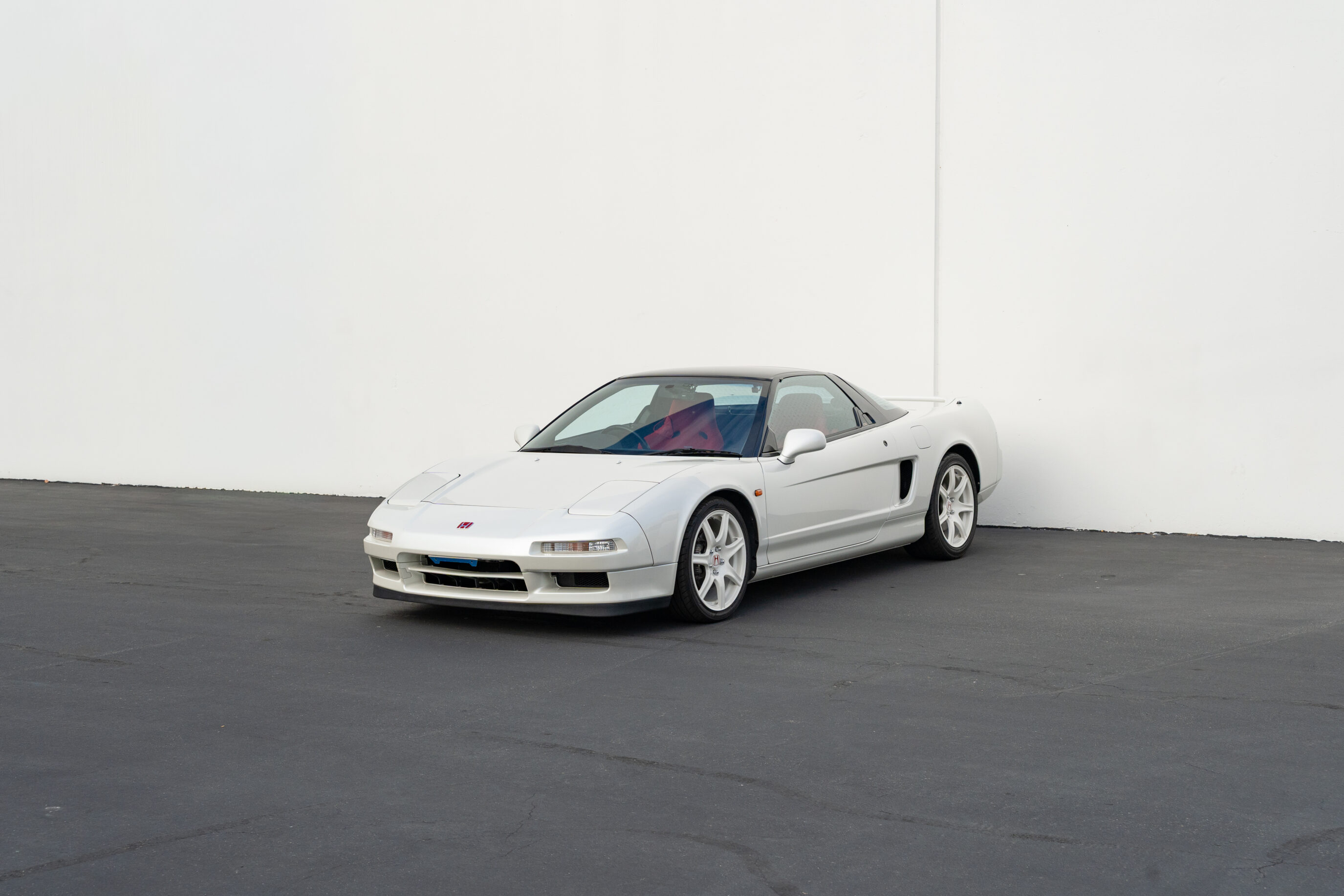 
								1993 Honda NSX-R Neutron White Pearl full									