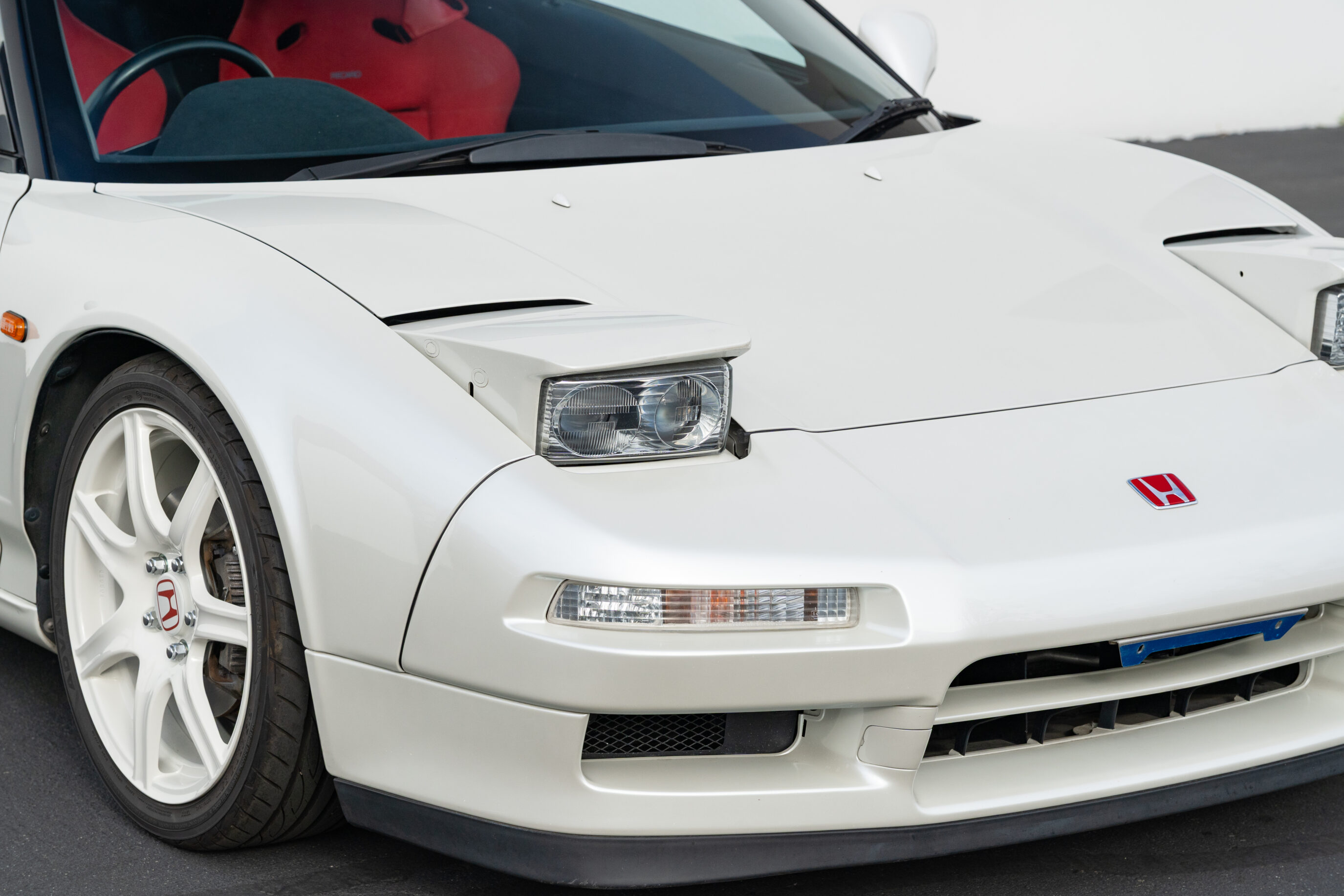 
								1993 Honda NSX-R Neutron White Pearl full									